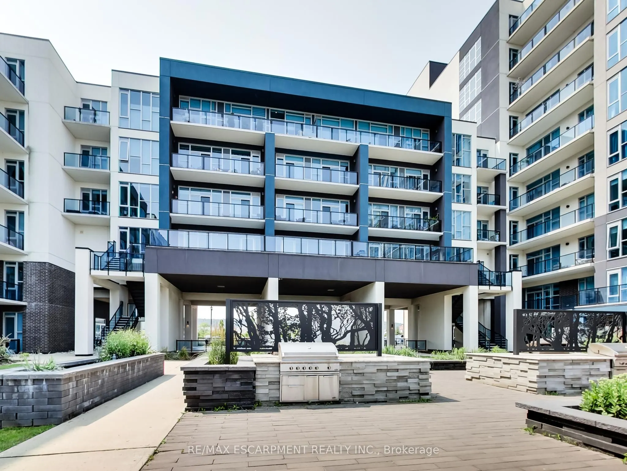 16 Concord Place #318