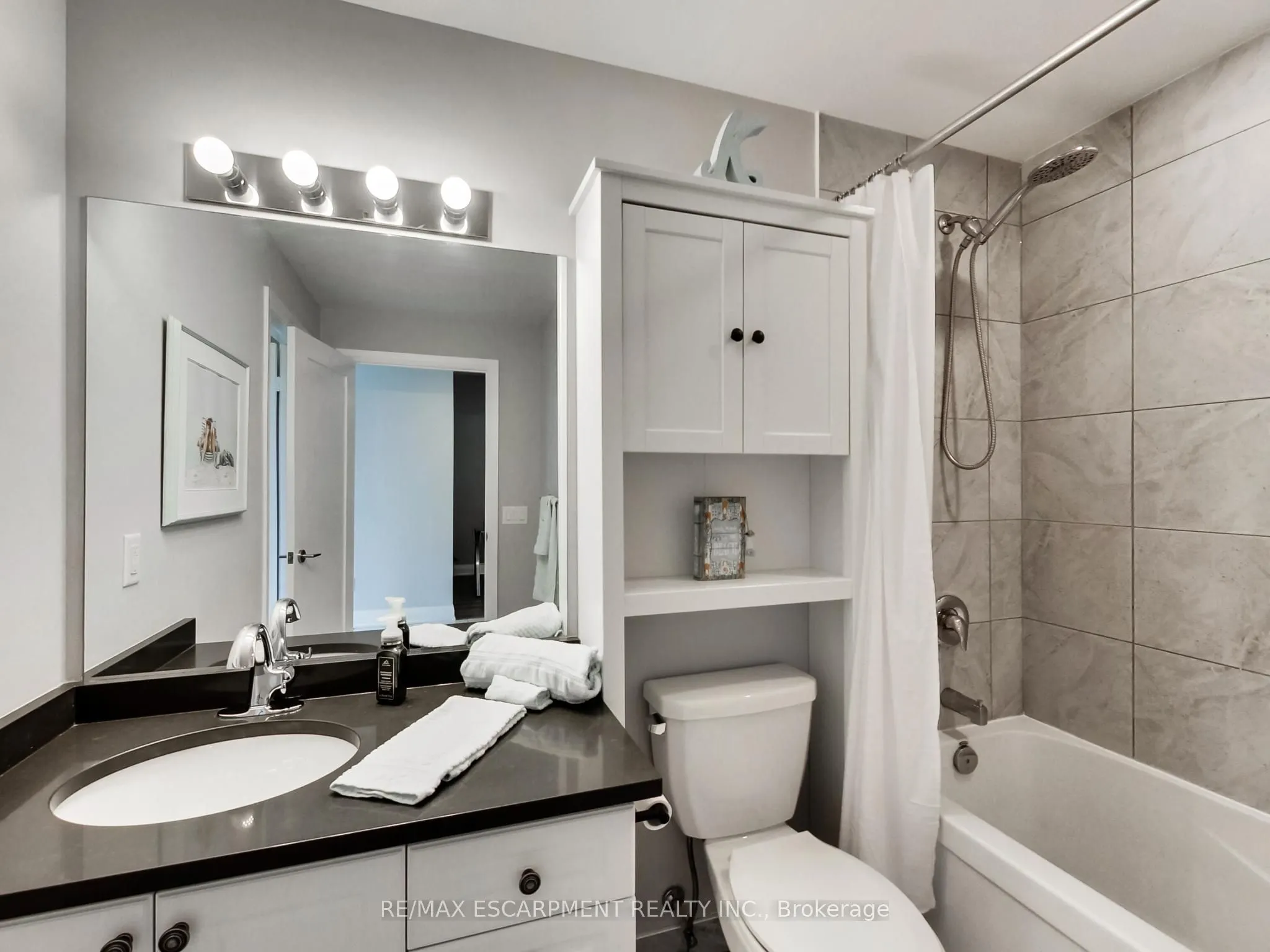 16 Concord Place #318