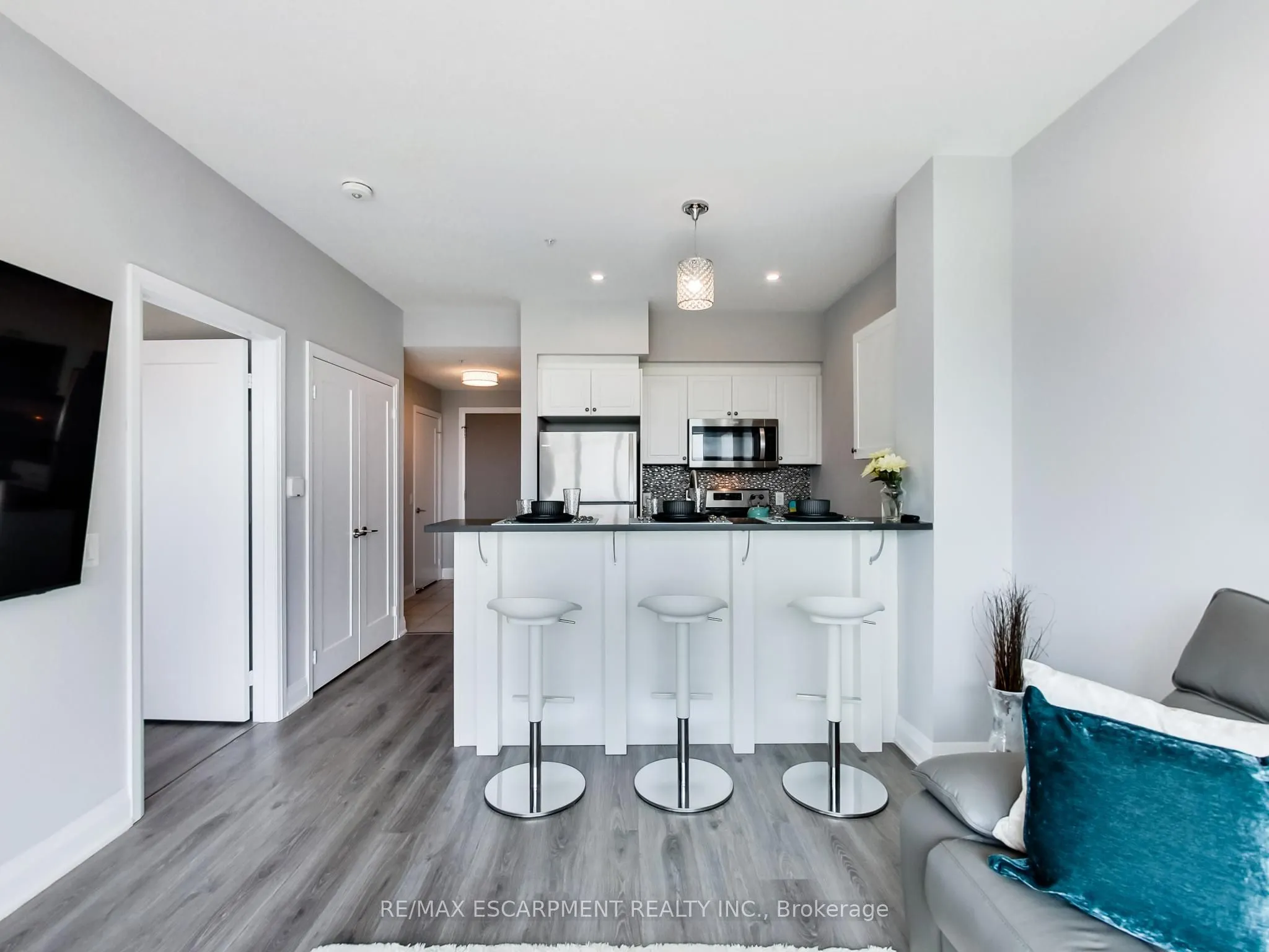 16 Concord Place #318
