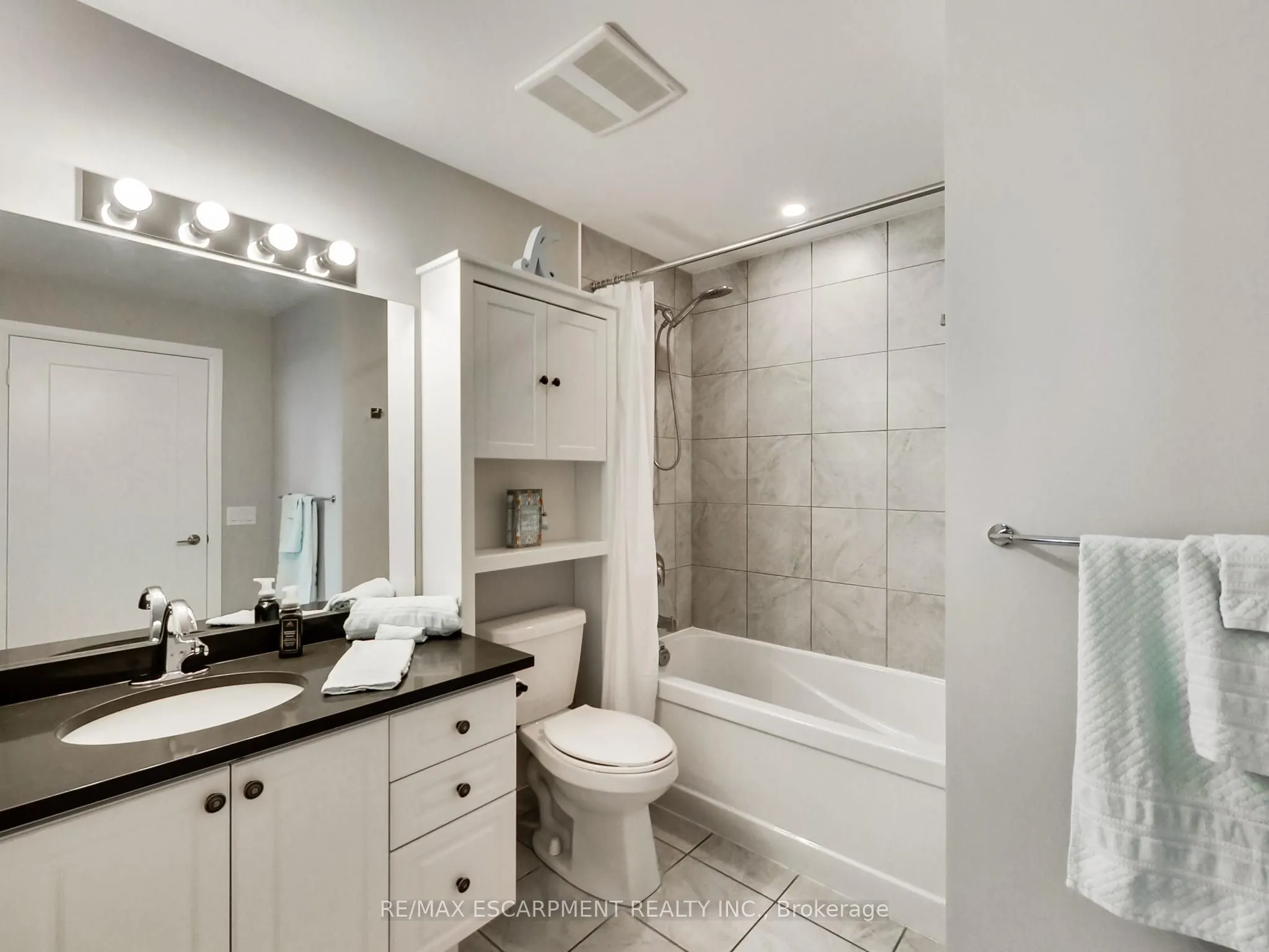 16 Concord Place #318