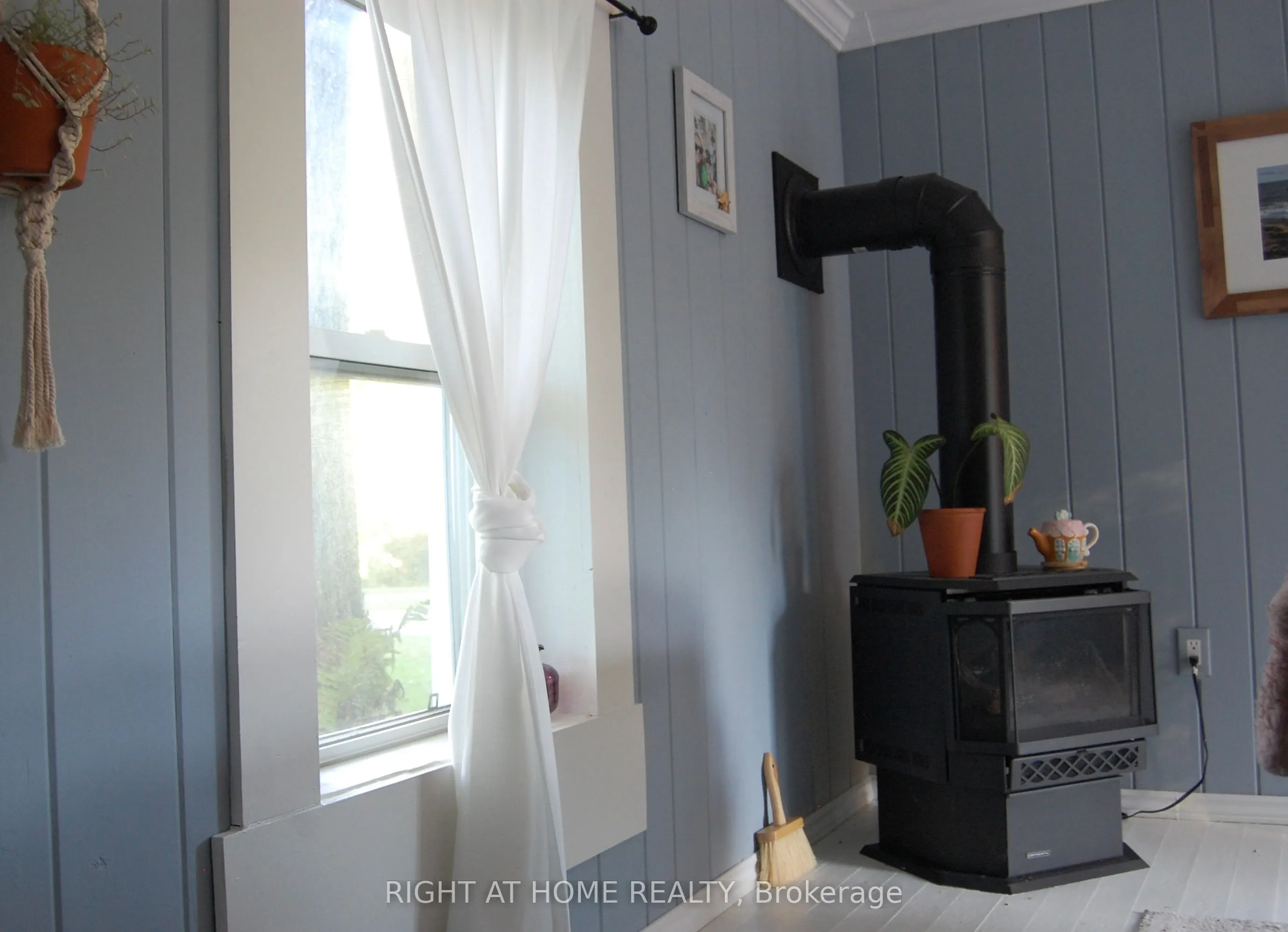 393 Canboro Road