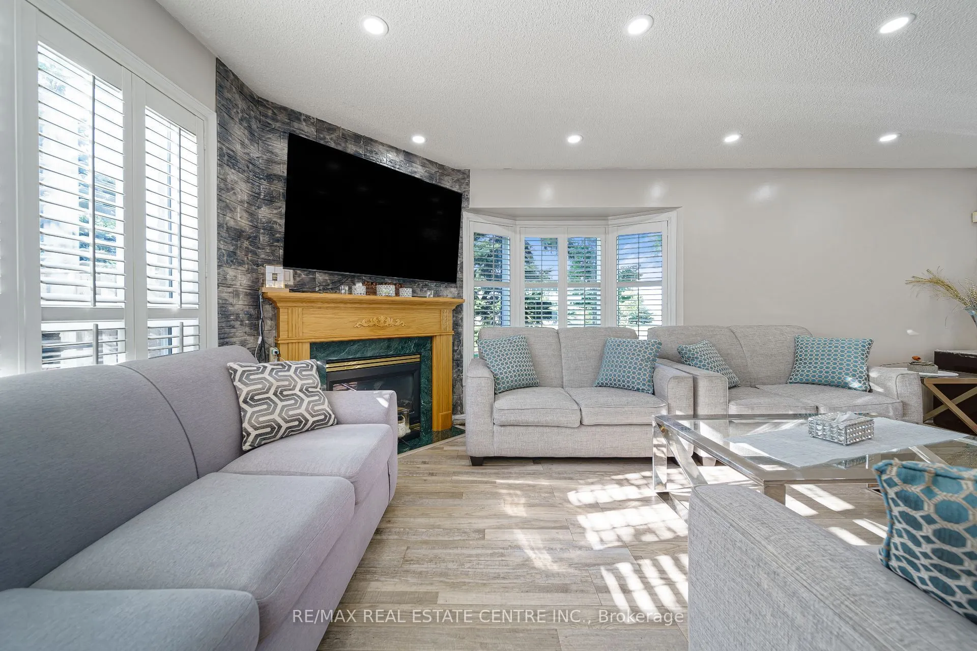 800 Paramount Drive #1