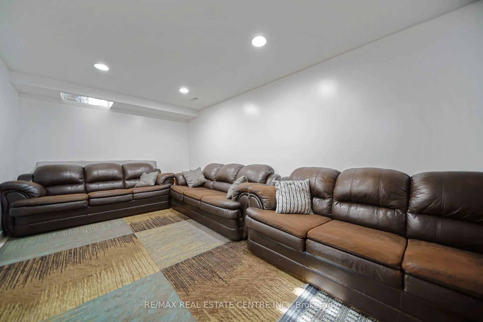 800 Paramount Drive #1