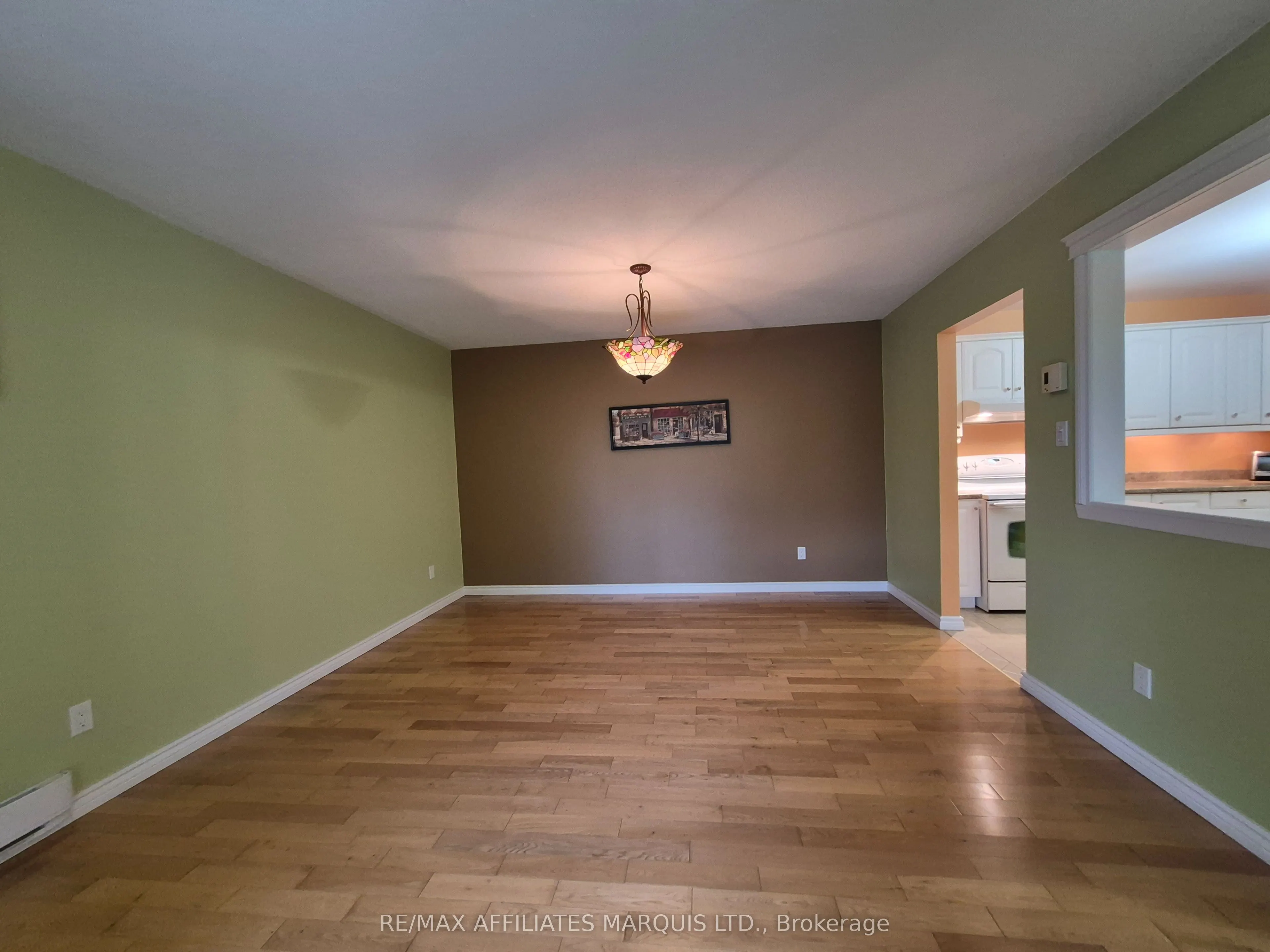 220 Kenyon Street W #302