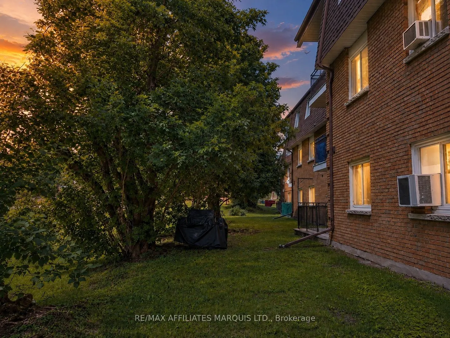 220 Kenyon Street W #302