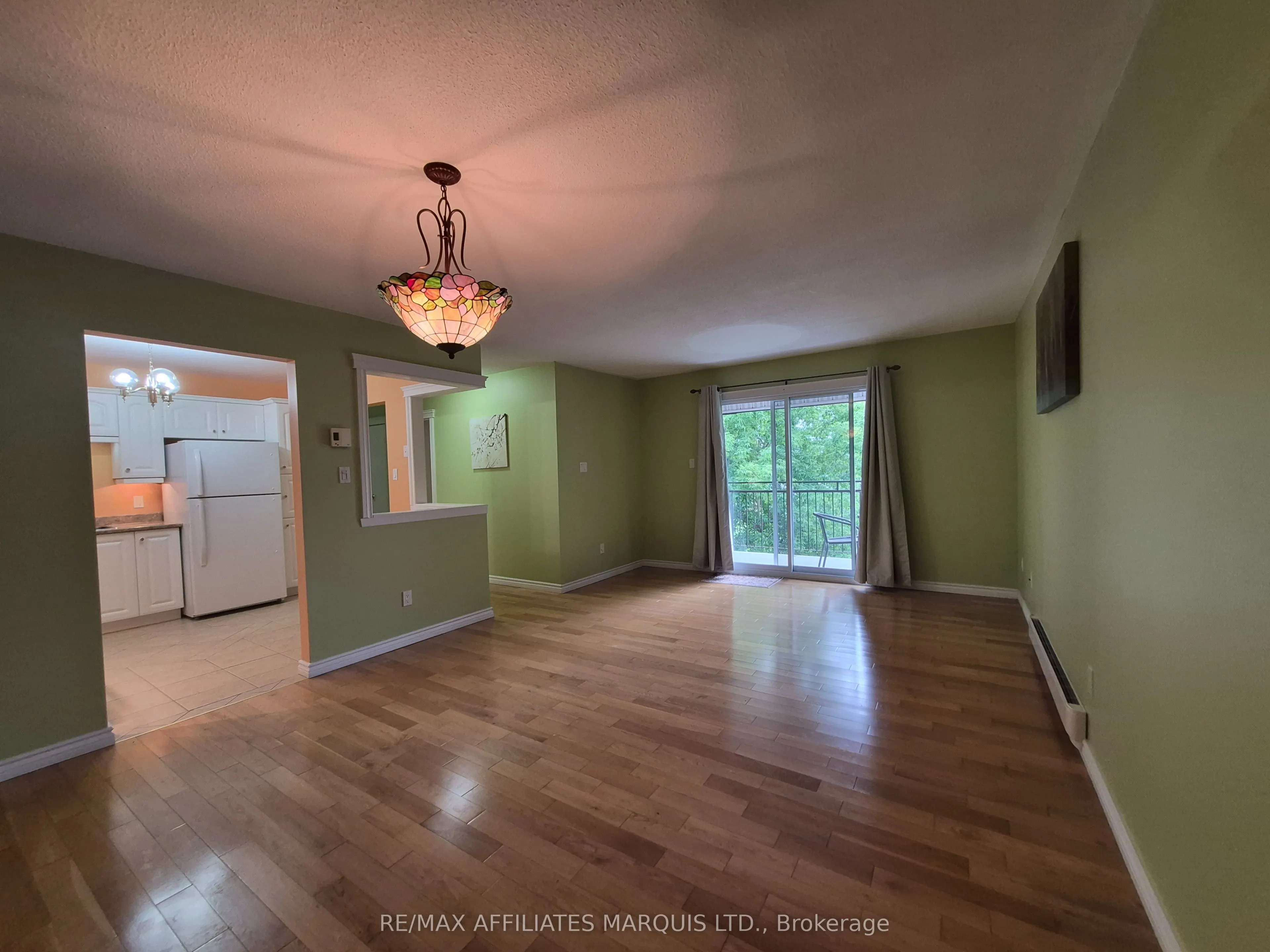220 Kenyon Street W #302