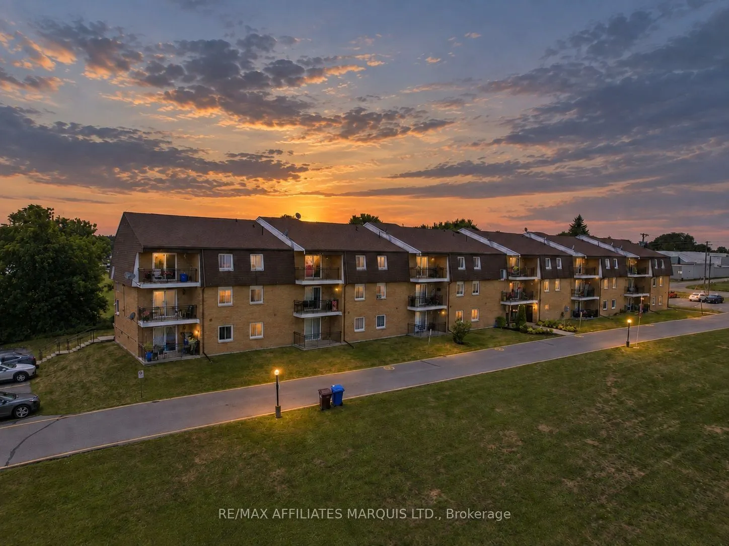 220 Kenyon Street W #302