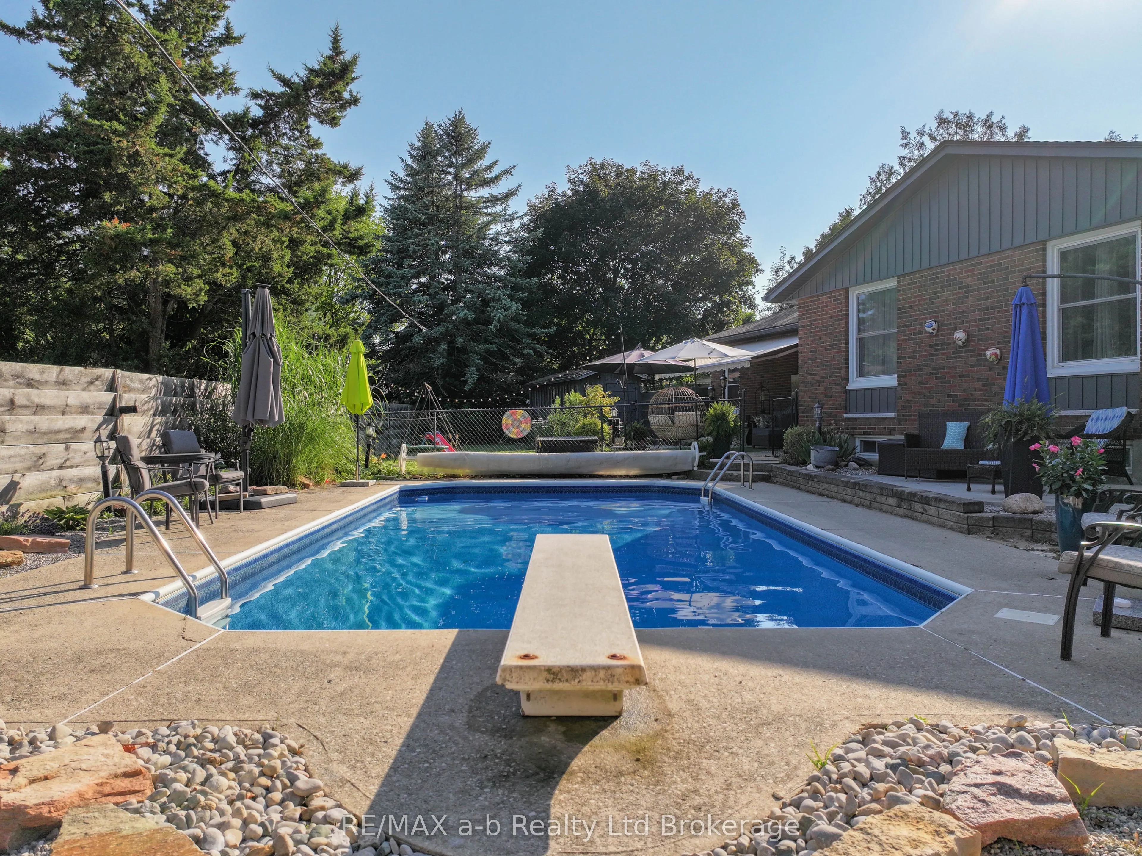 6 Camdon Court