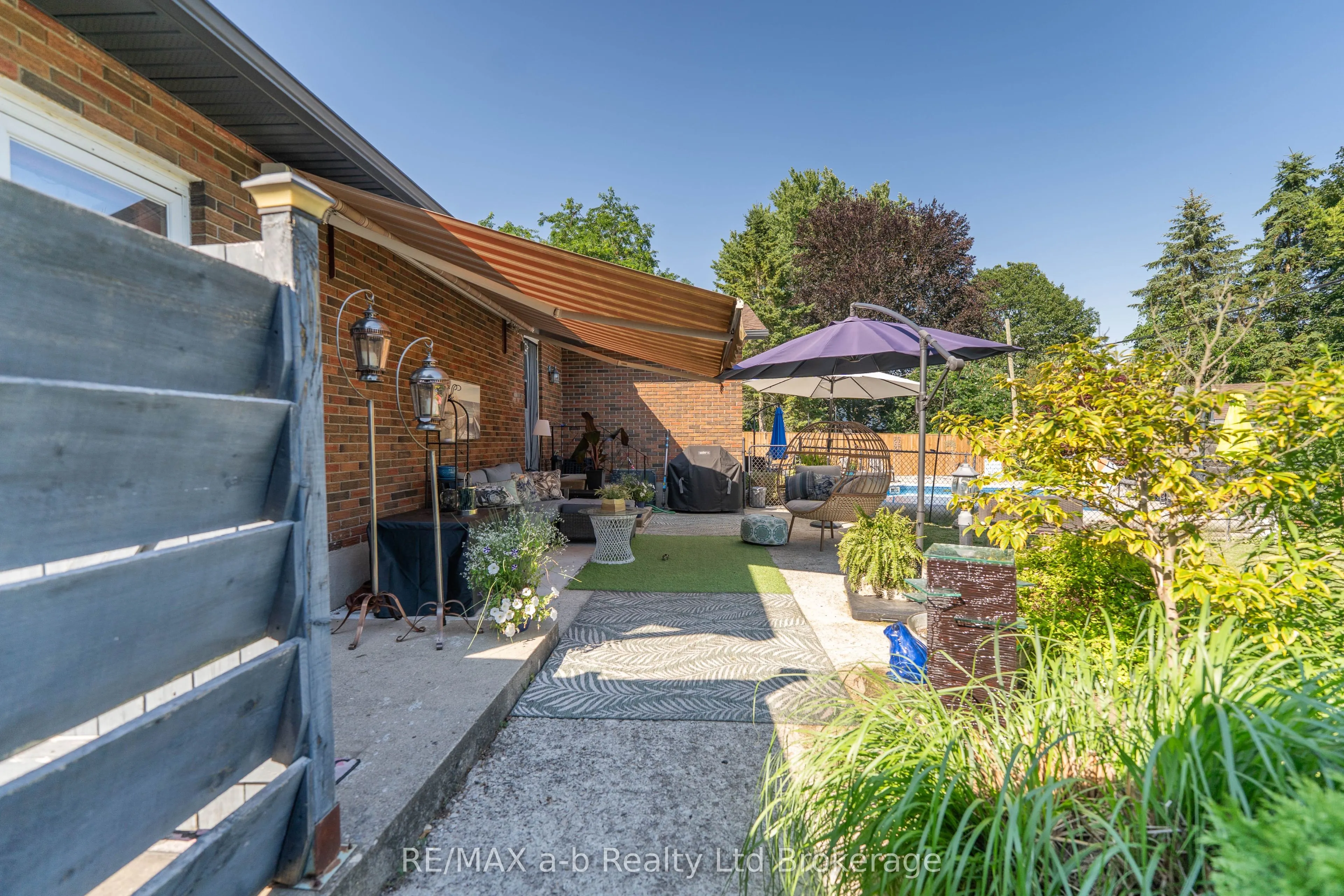 6 Camdon Court