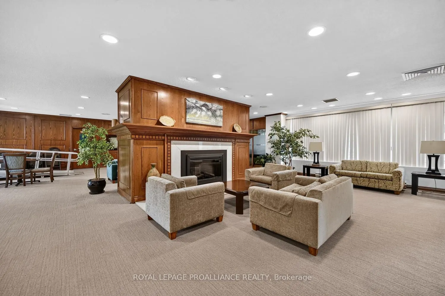 500 Laurier Avenue W #907