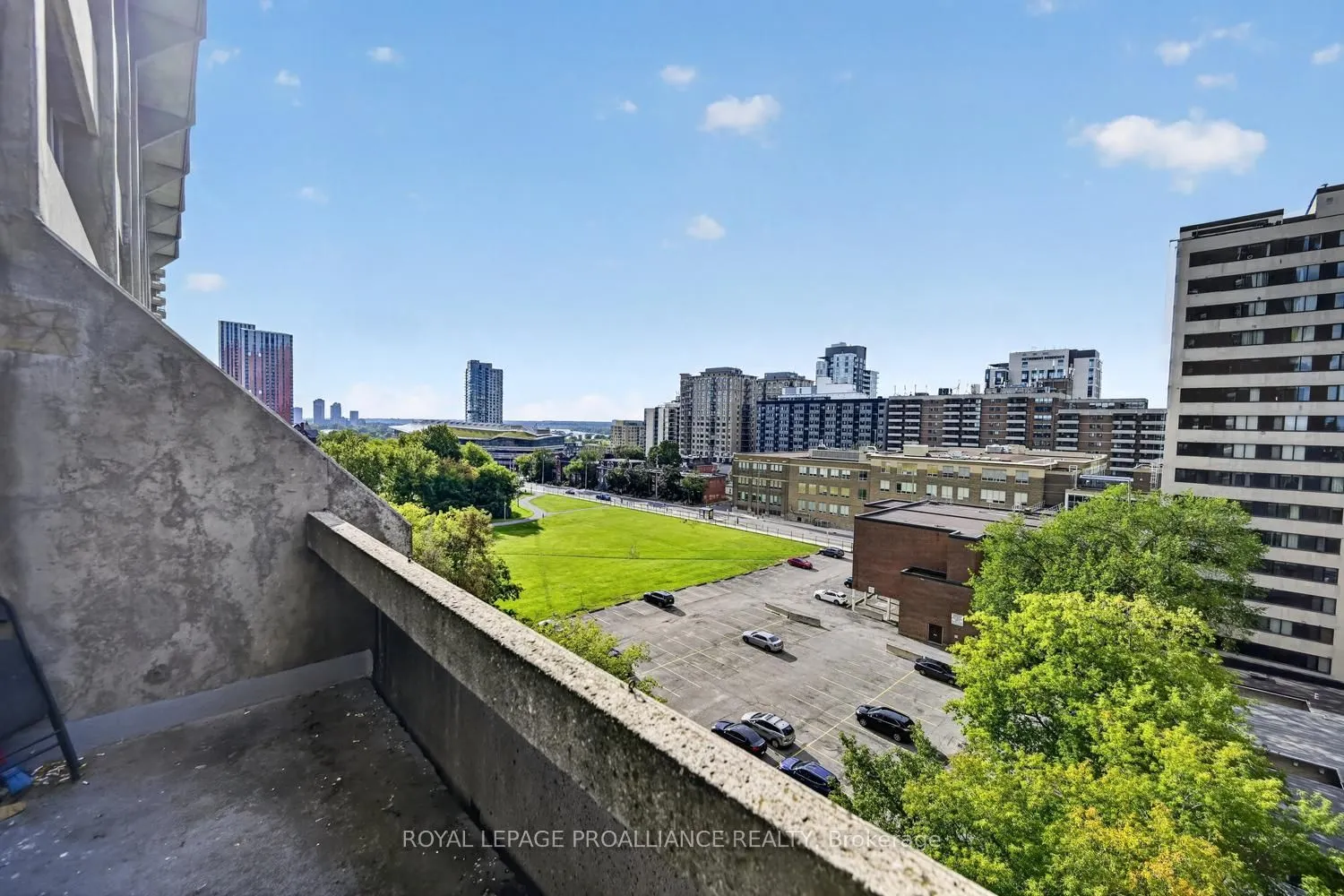 500 Laurier Avenue W #907