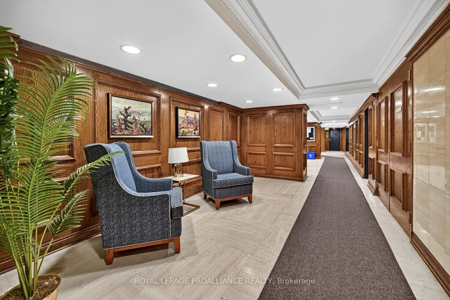 500 Laurier Avenue W #907