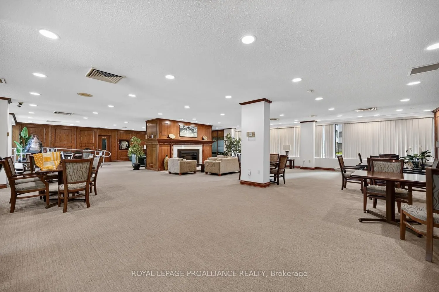 500 Laurier Avenue W #907