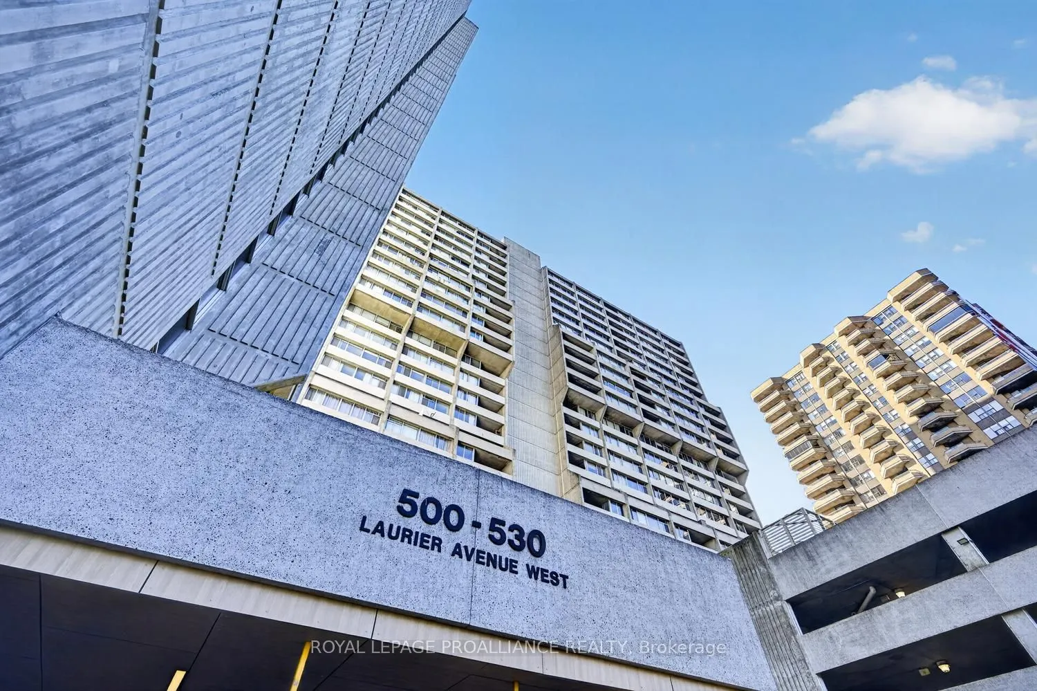 500 Laurier Avenue W #907