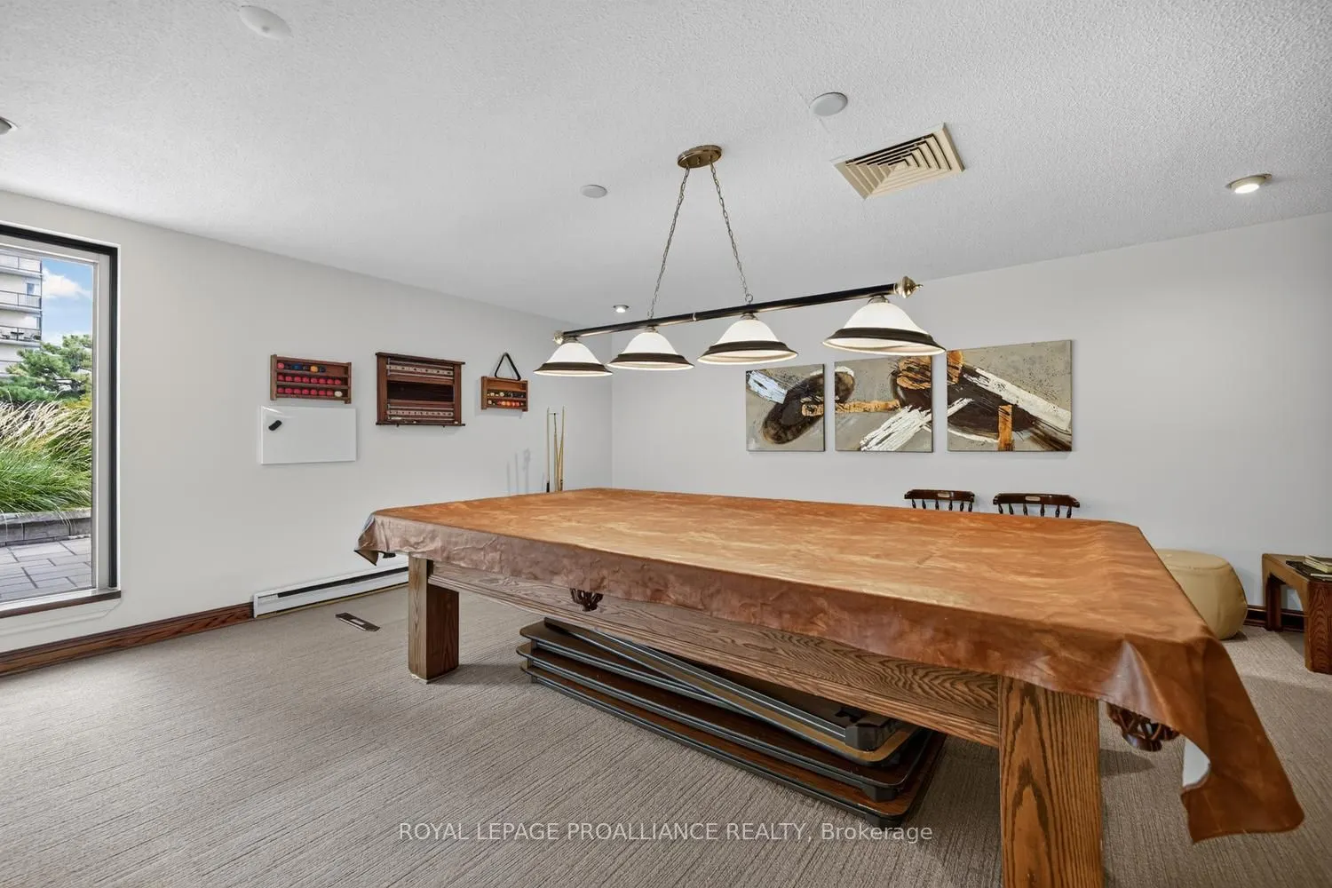 500 Laurier Avenue W #907