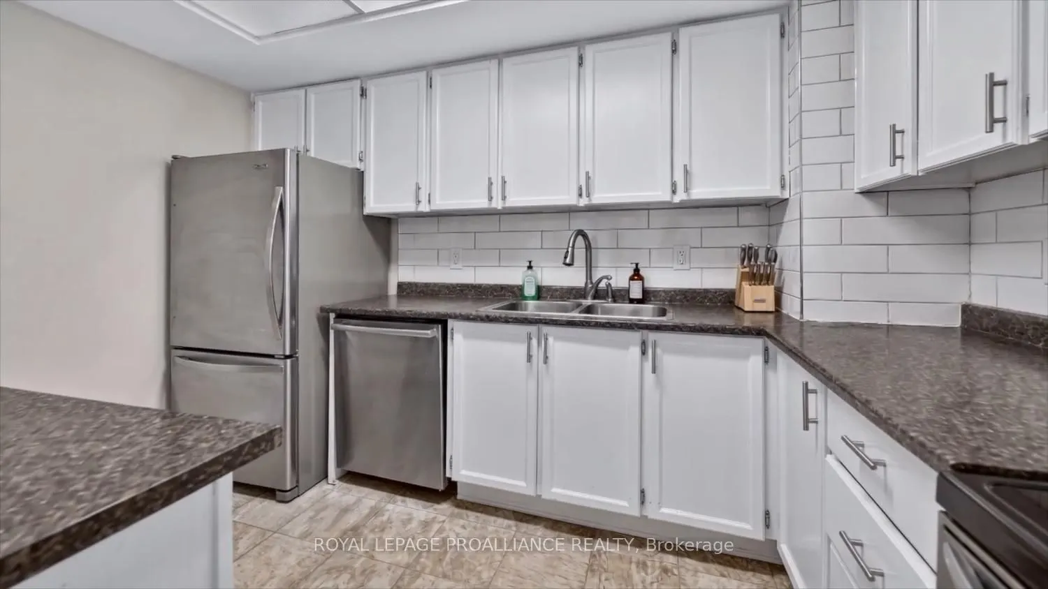 500 Laurier Avenue W #907