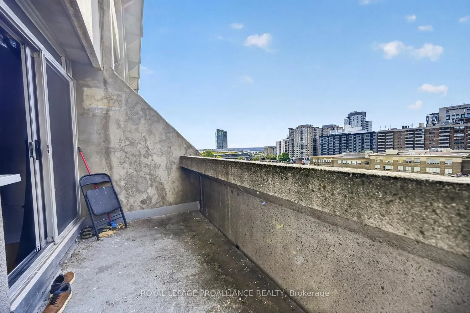 500 Laurier Avenue W #907