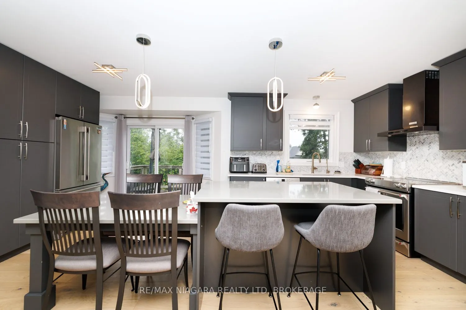31 Pleasant Avenue S