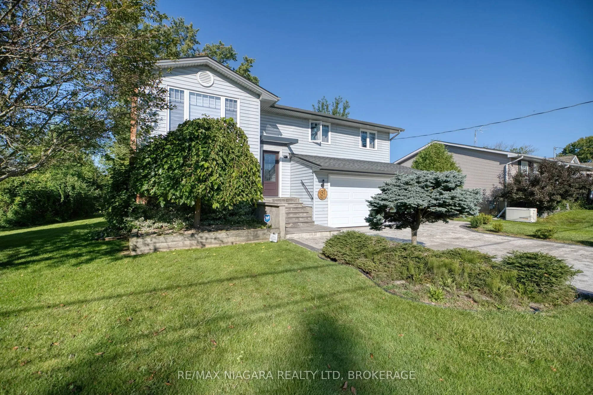 31 Pleasant Avenue S