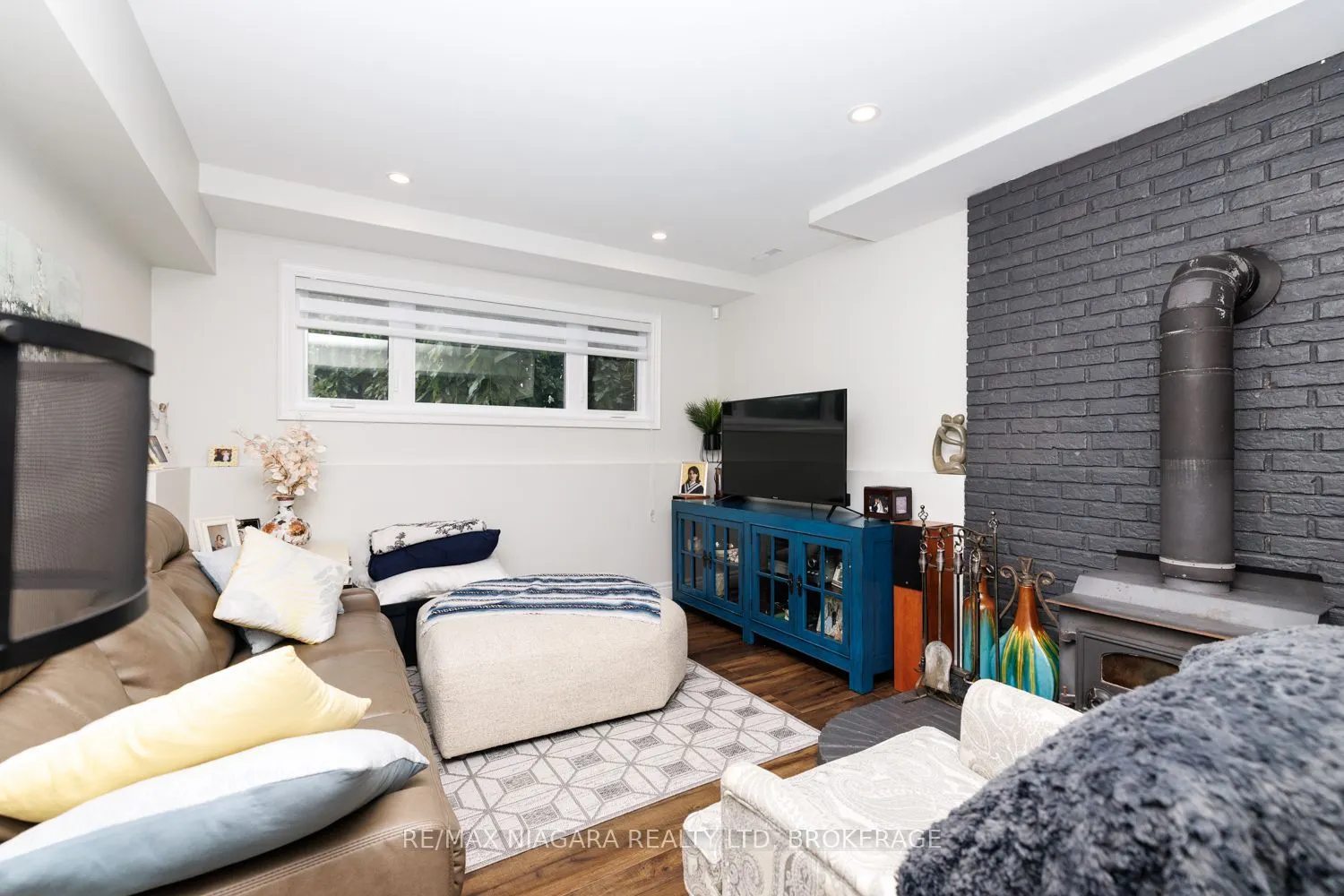 31 Pleasant Avenue S
