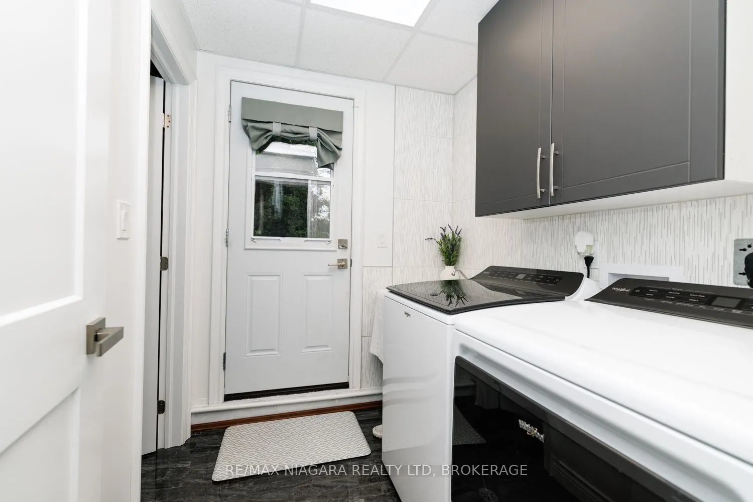 31 Pleasant Avenue S