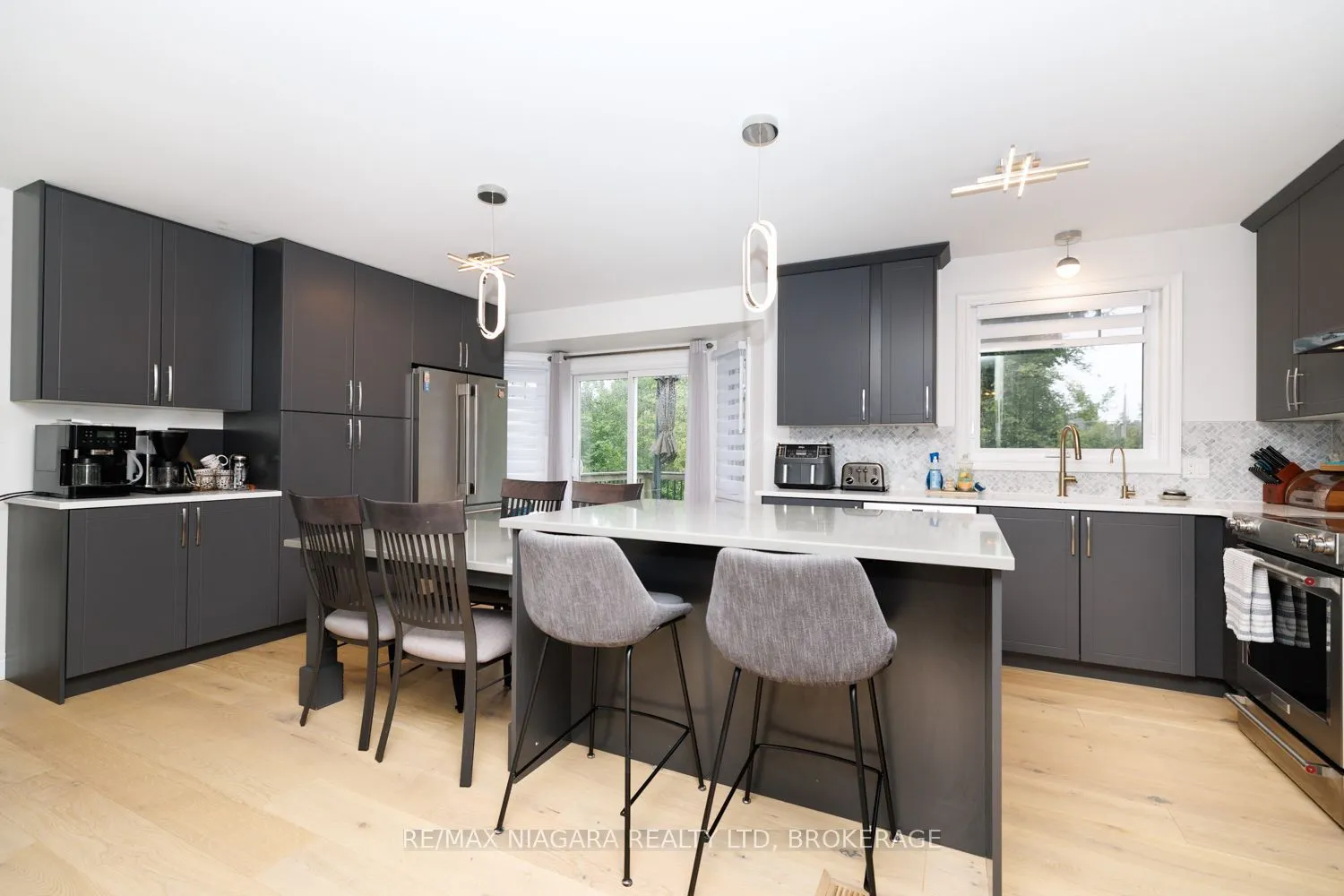 31 Pleasant Avenue S