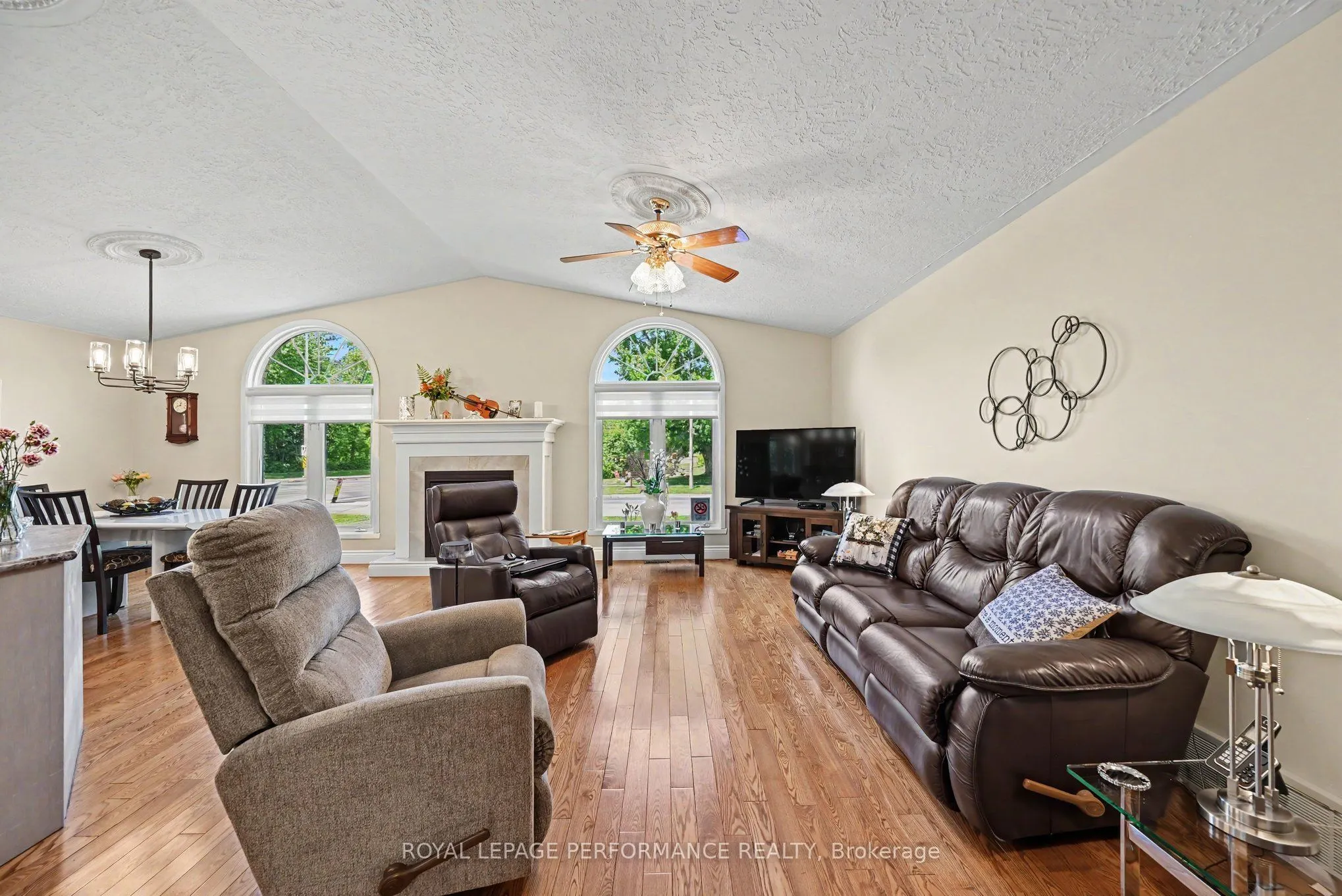 1401 Holy Cross Boulevard