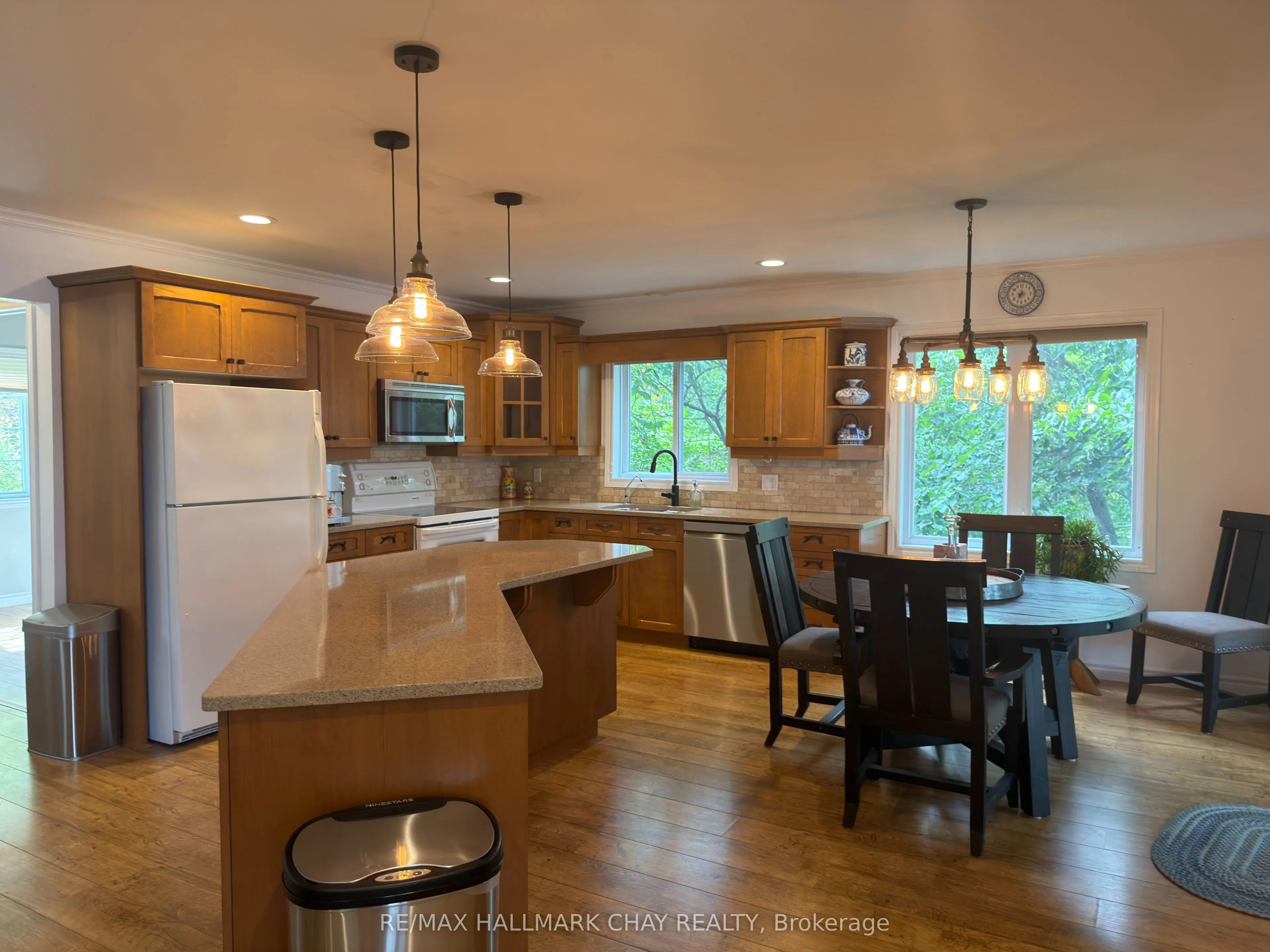 137 Pickerel Point Road