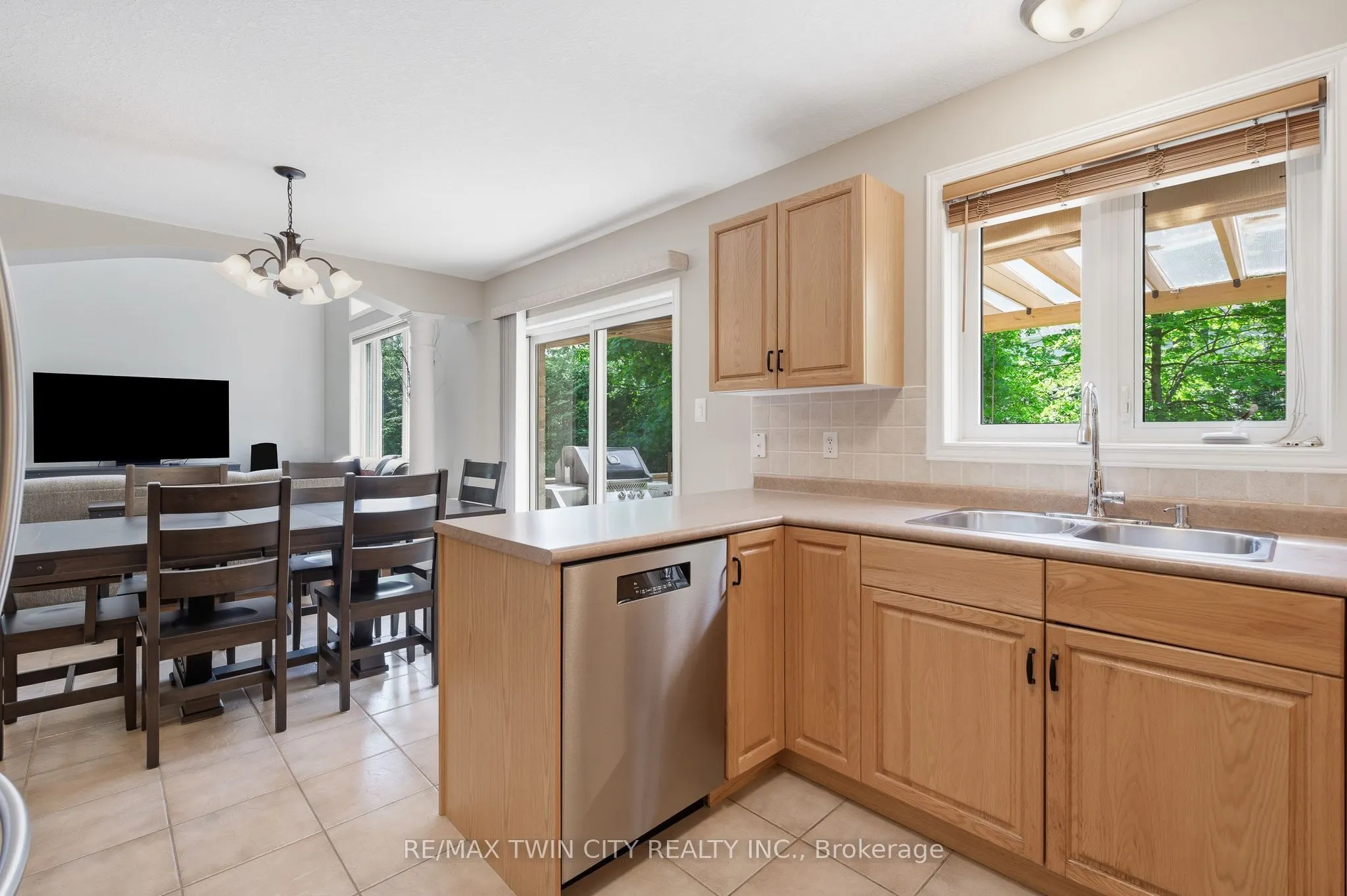 15 Carolinian Lane