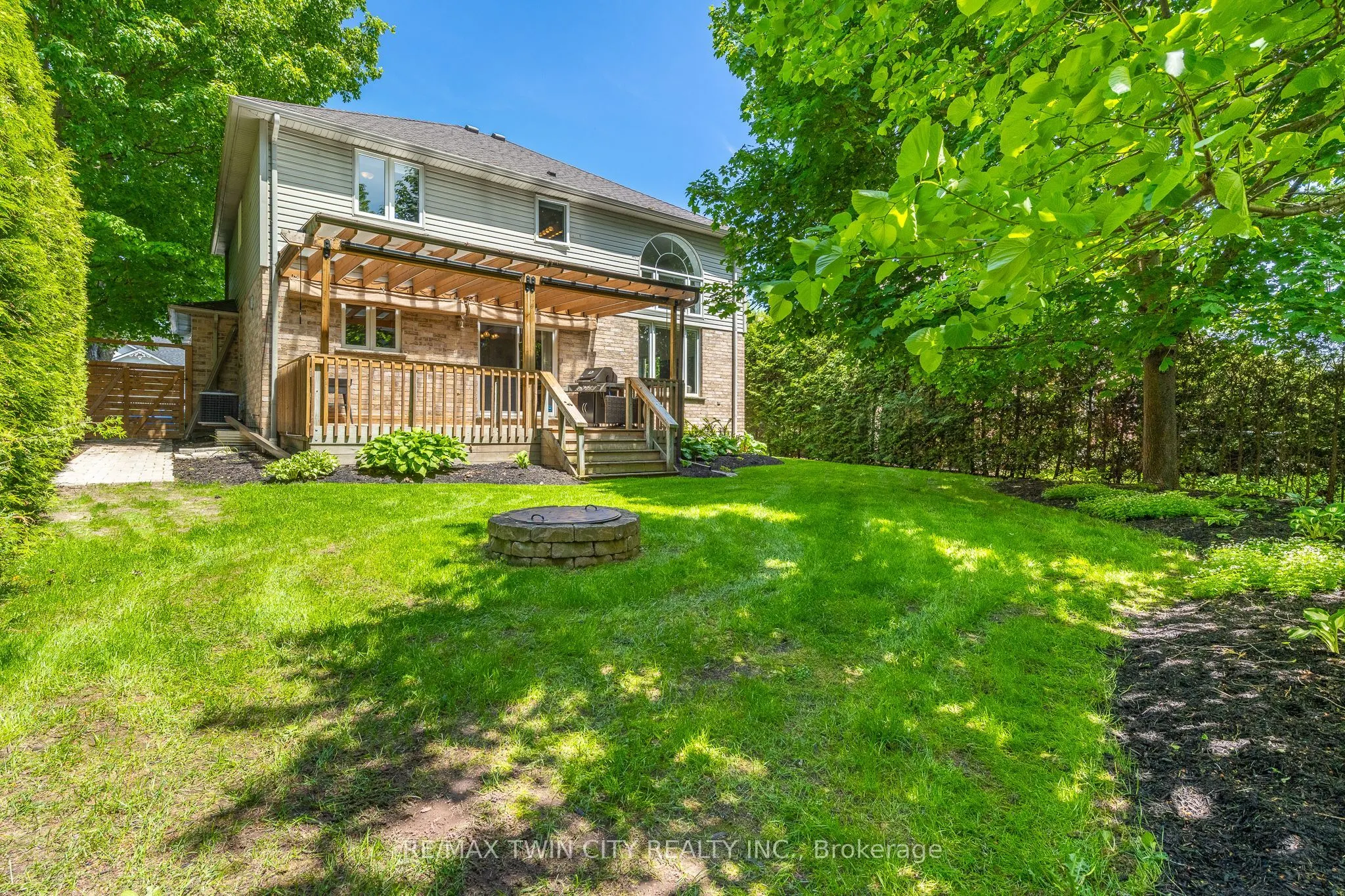 15 Carolinian Lane