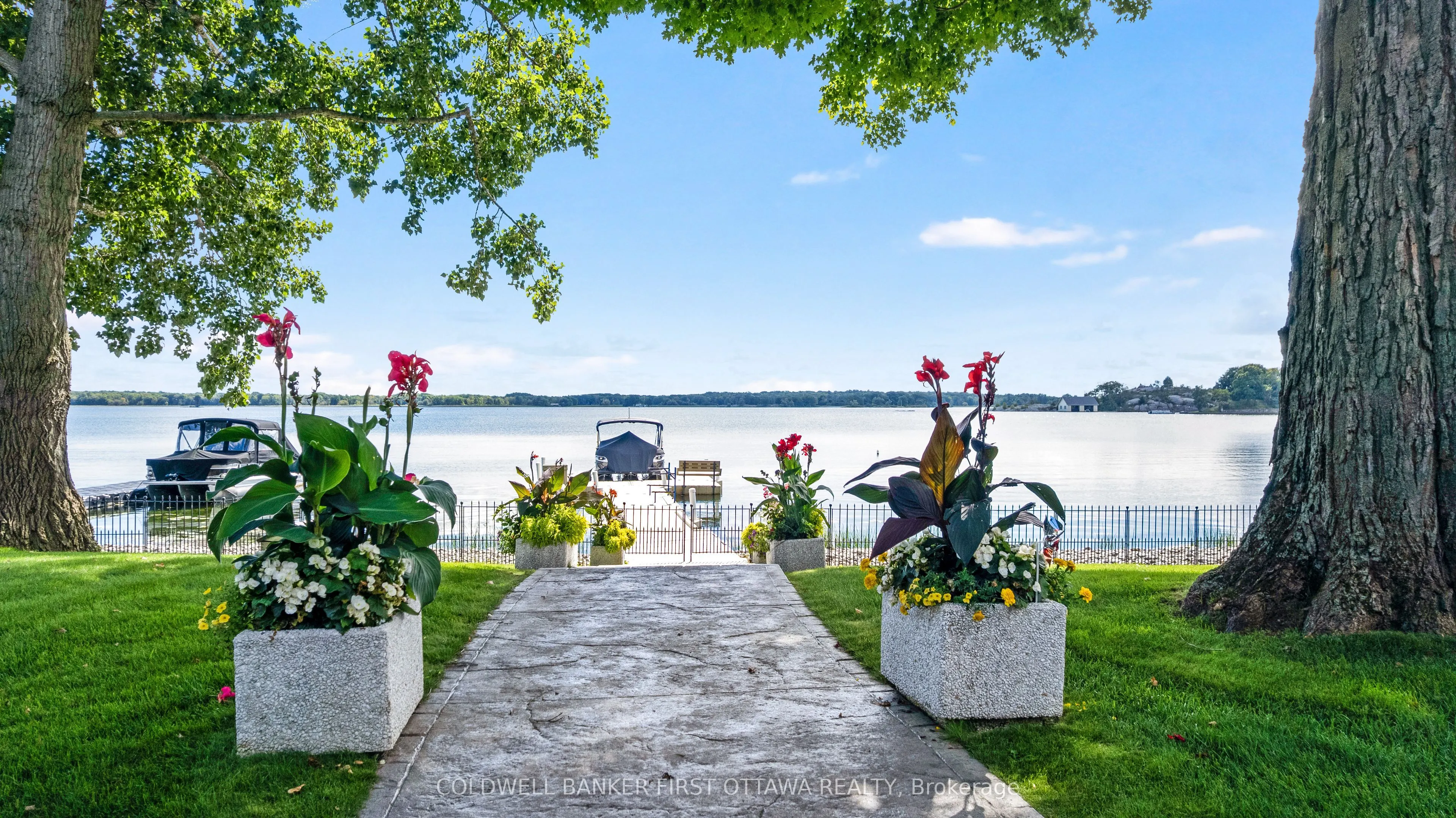 987 1000 Islands Parkway