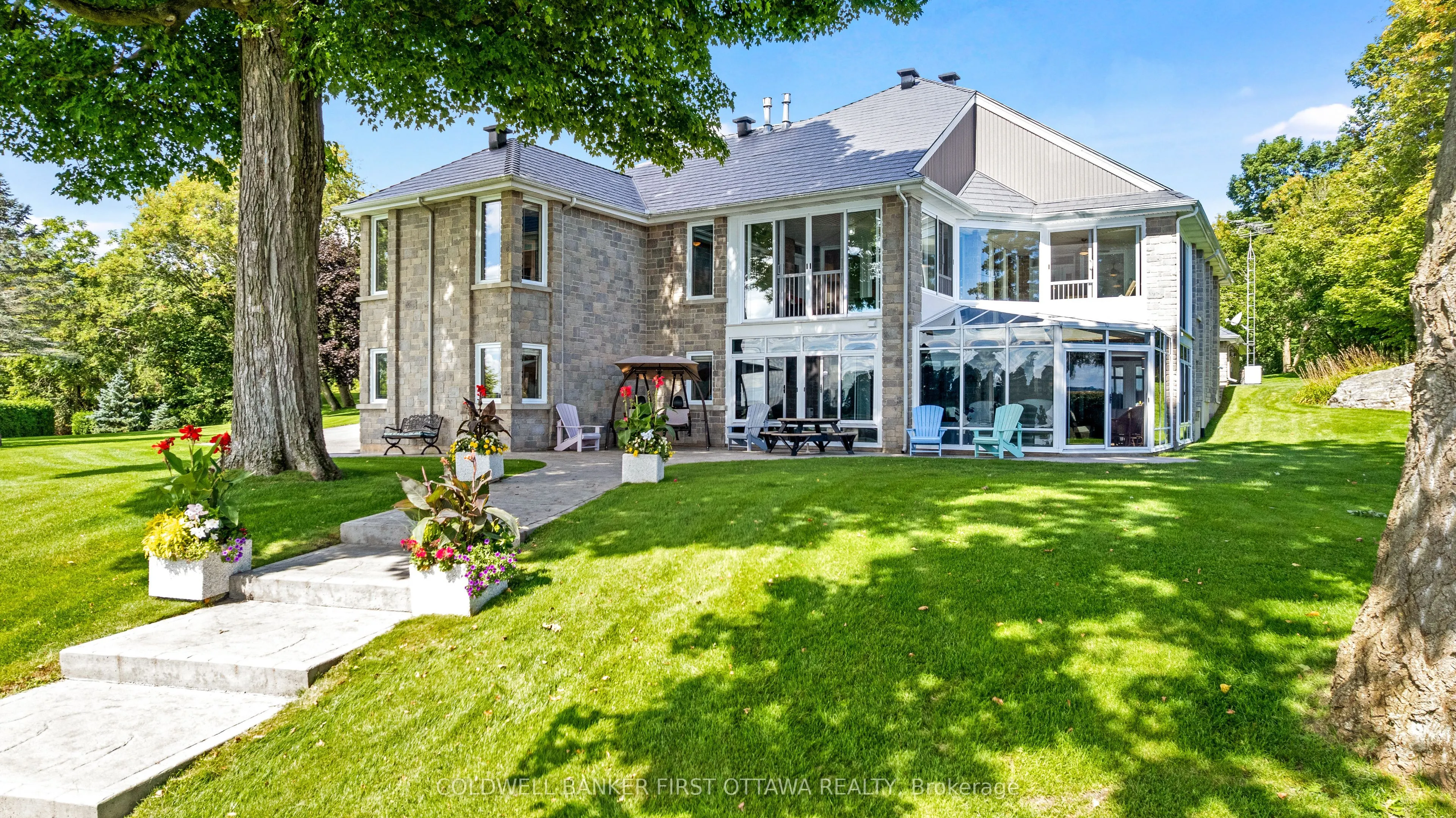 987 1000 Islands Parkway