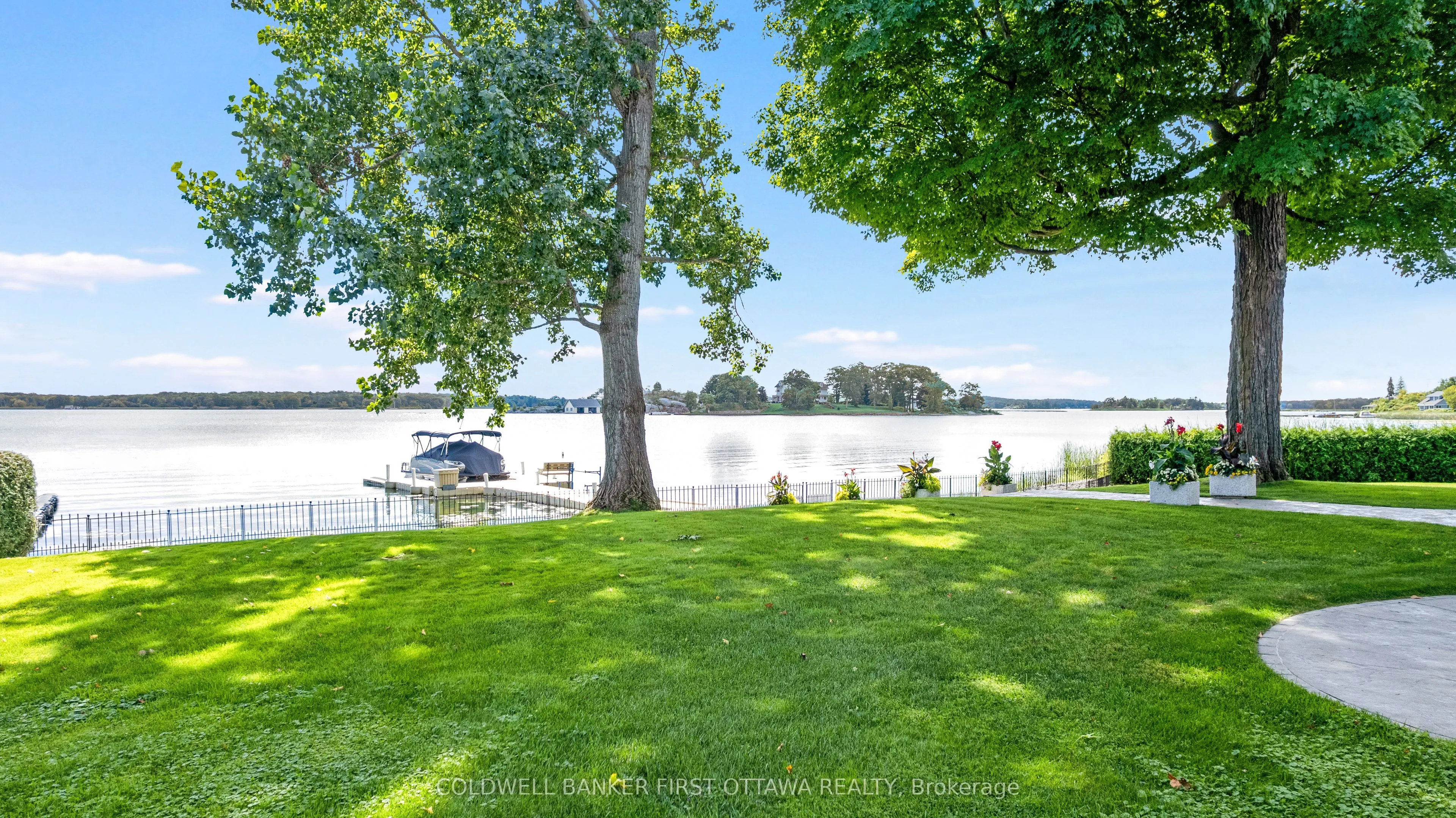 987 1000 Islands Parkway