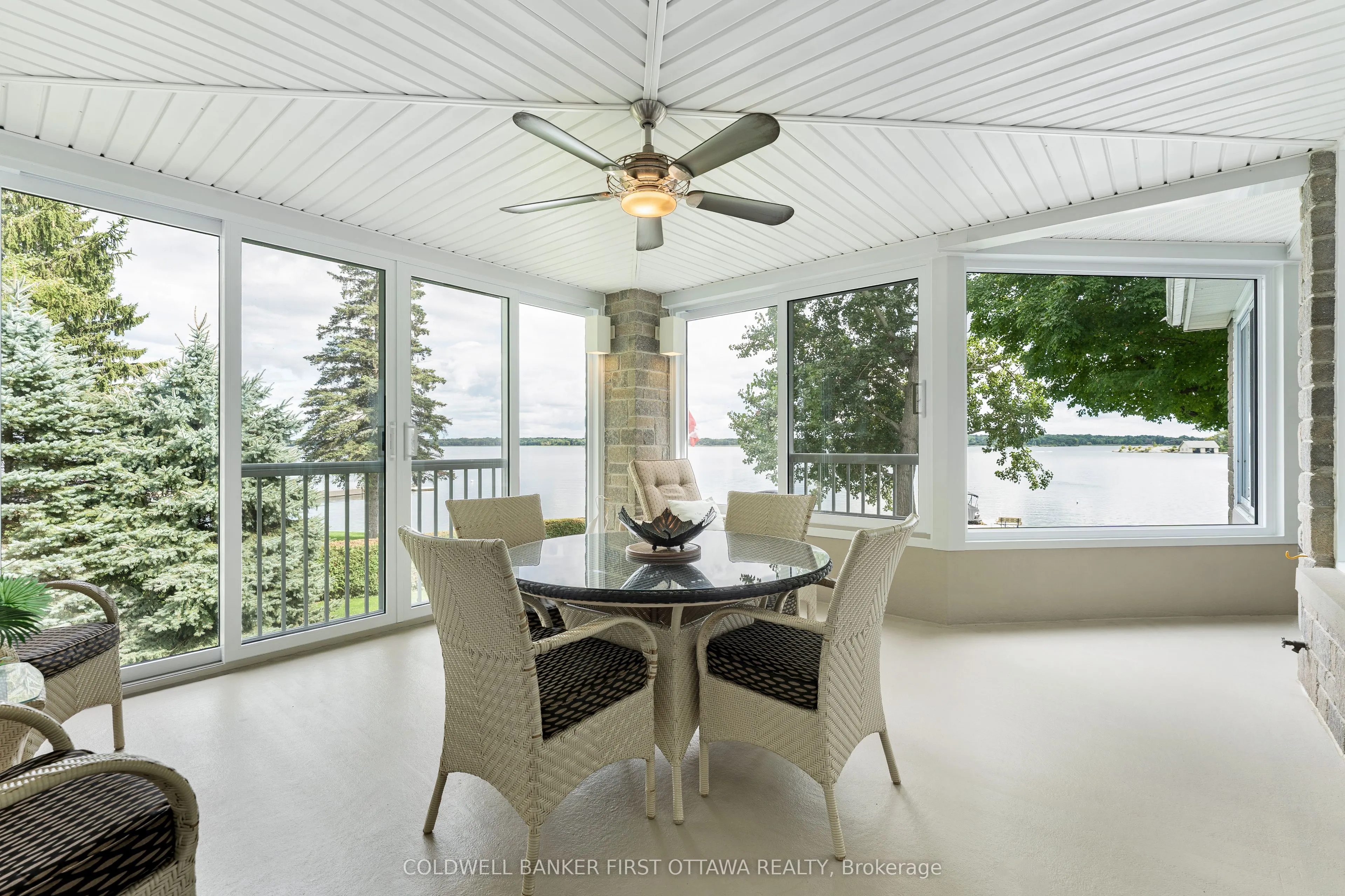 987 1000 Islands Parkway