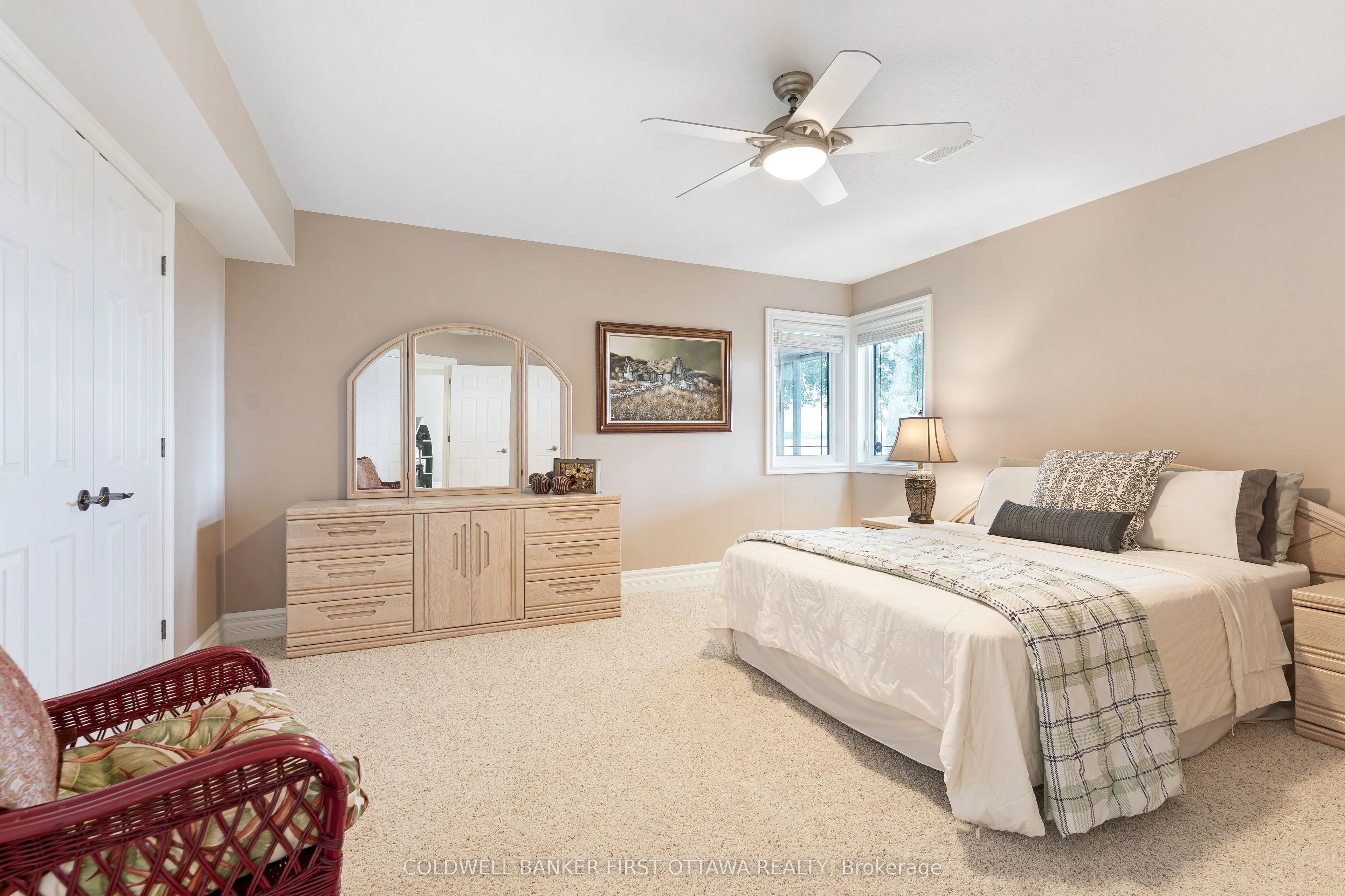 987 1000 Islands Parkway