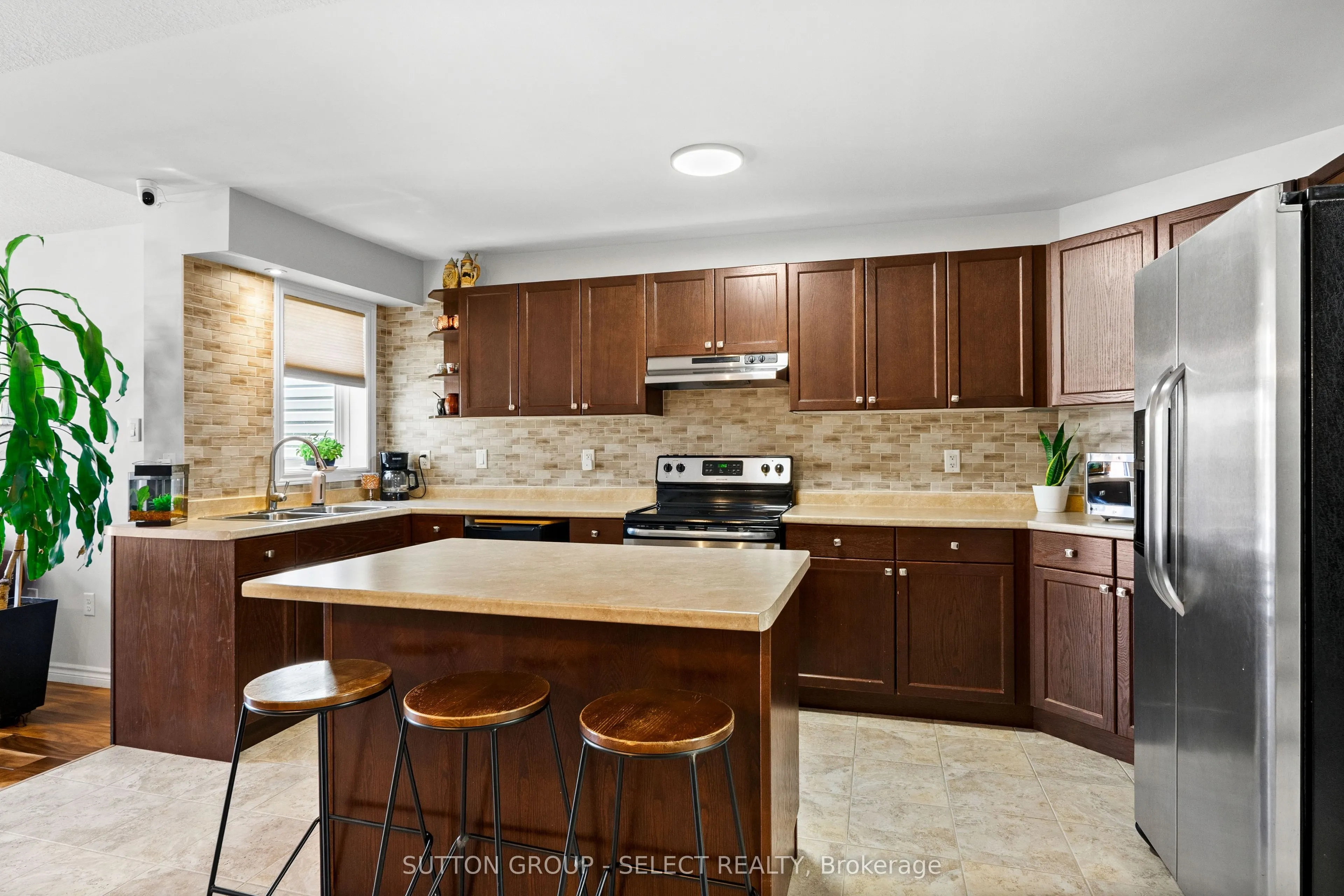 934 Silverfox Crescent