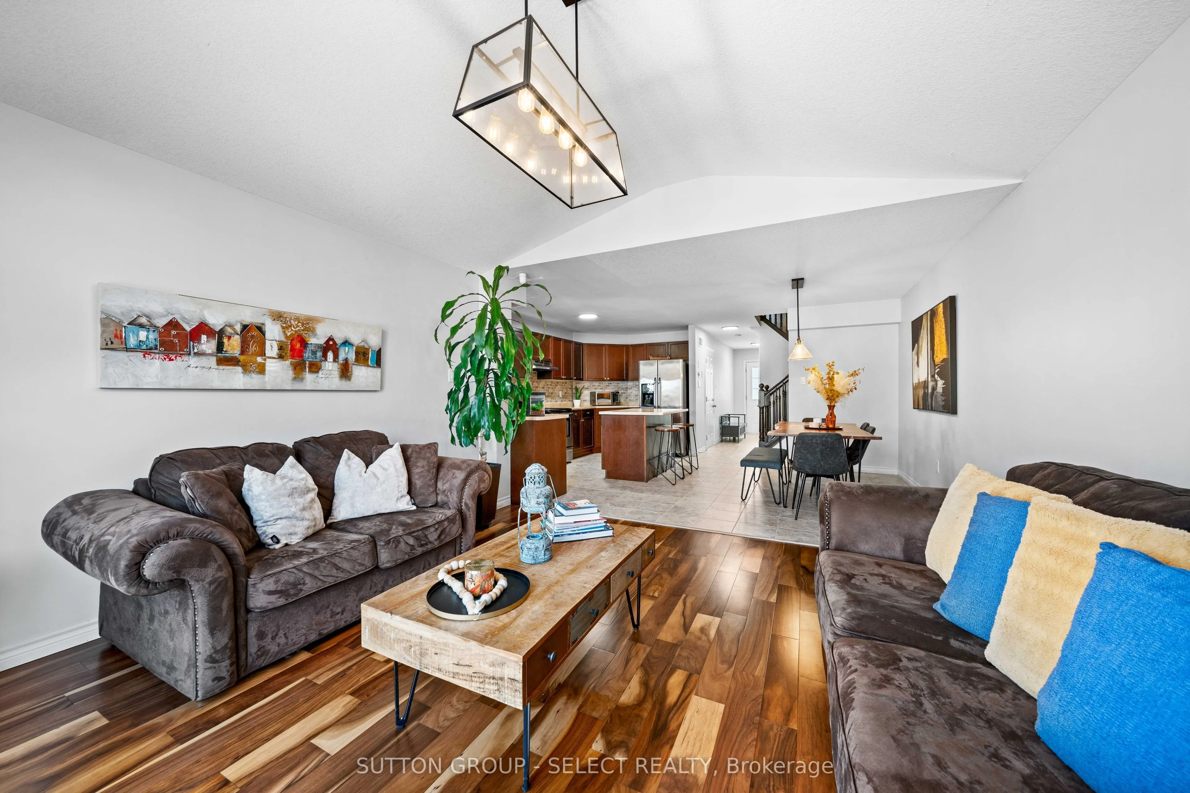 934 Silverfox Crescent