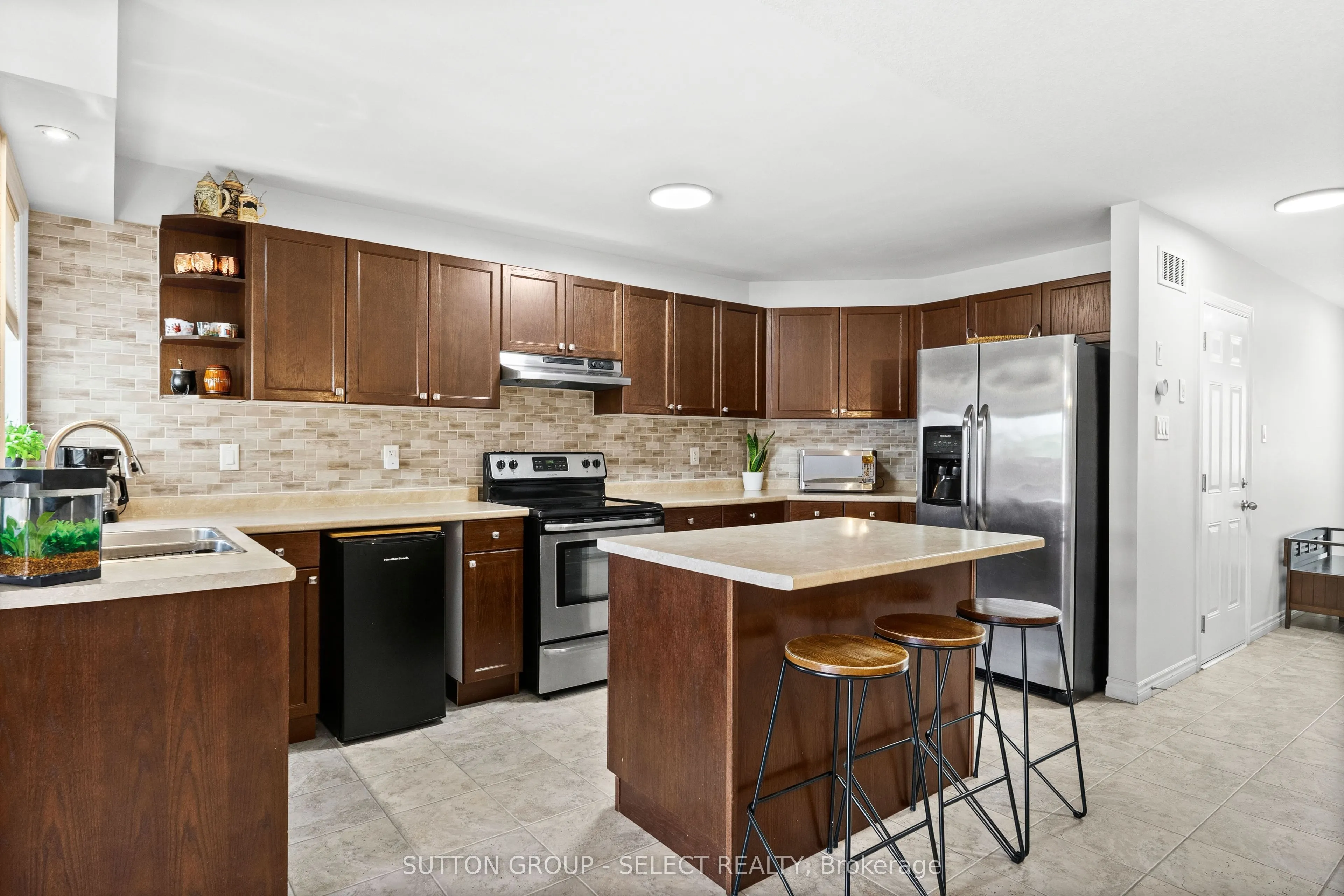 934 Silverfox Crescent