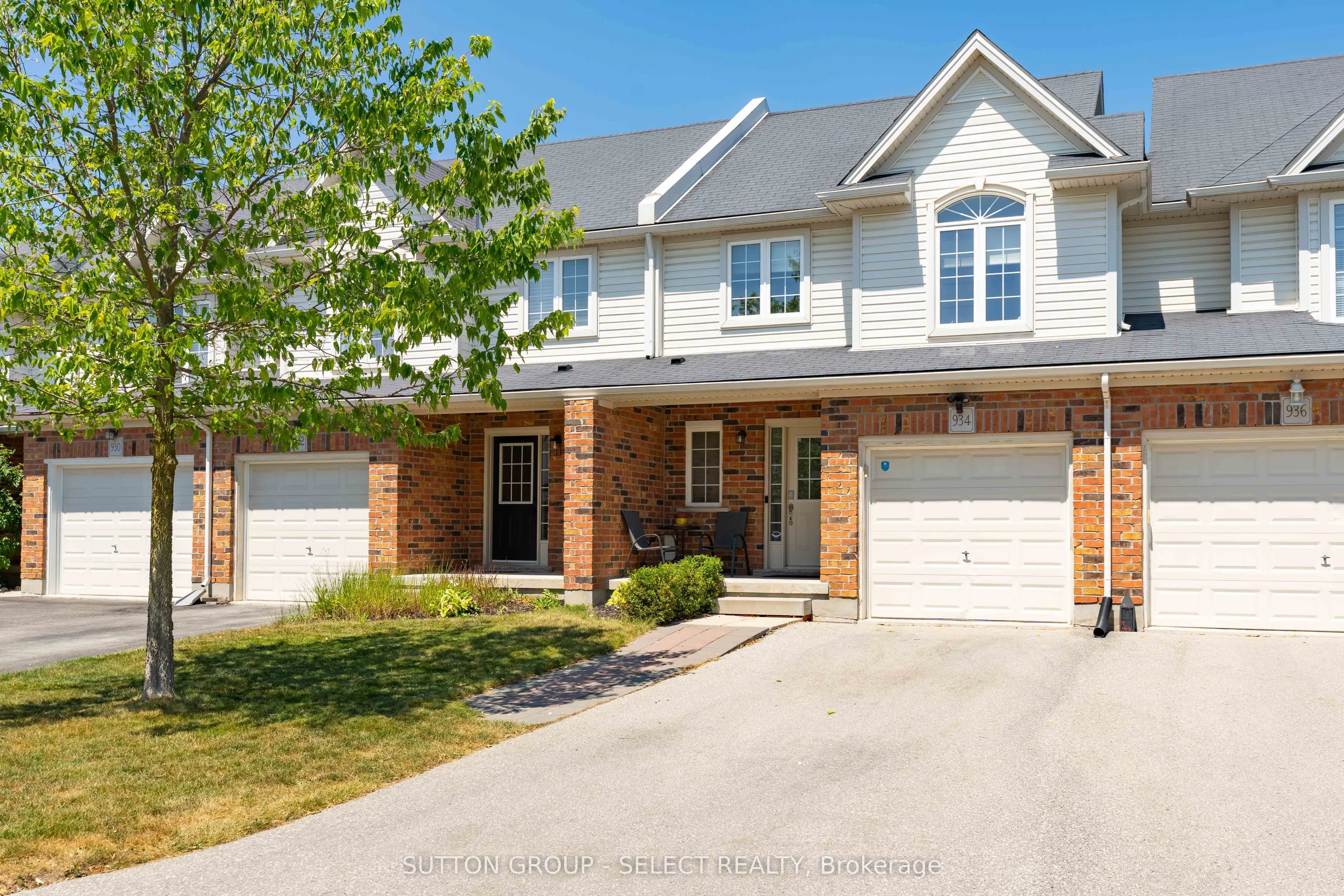 934 Silverfox Crescent