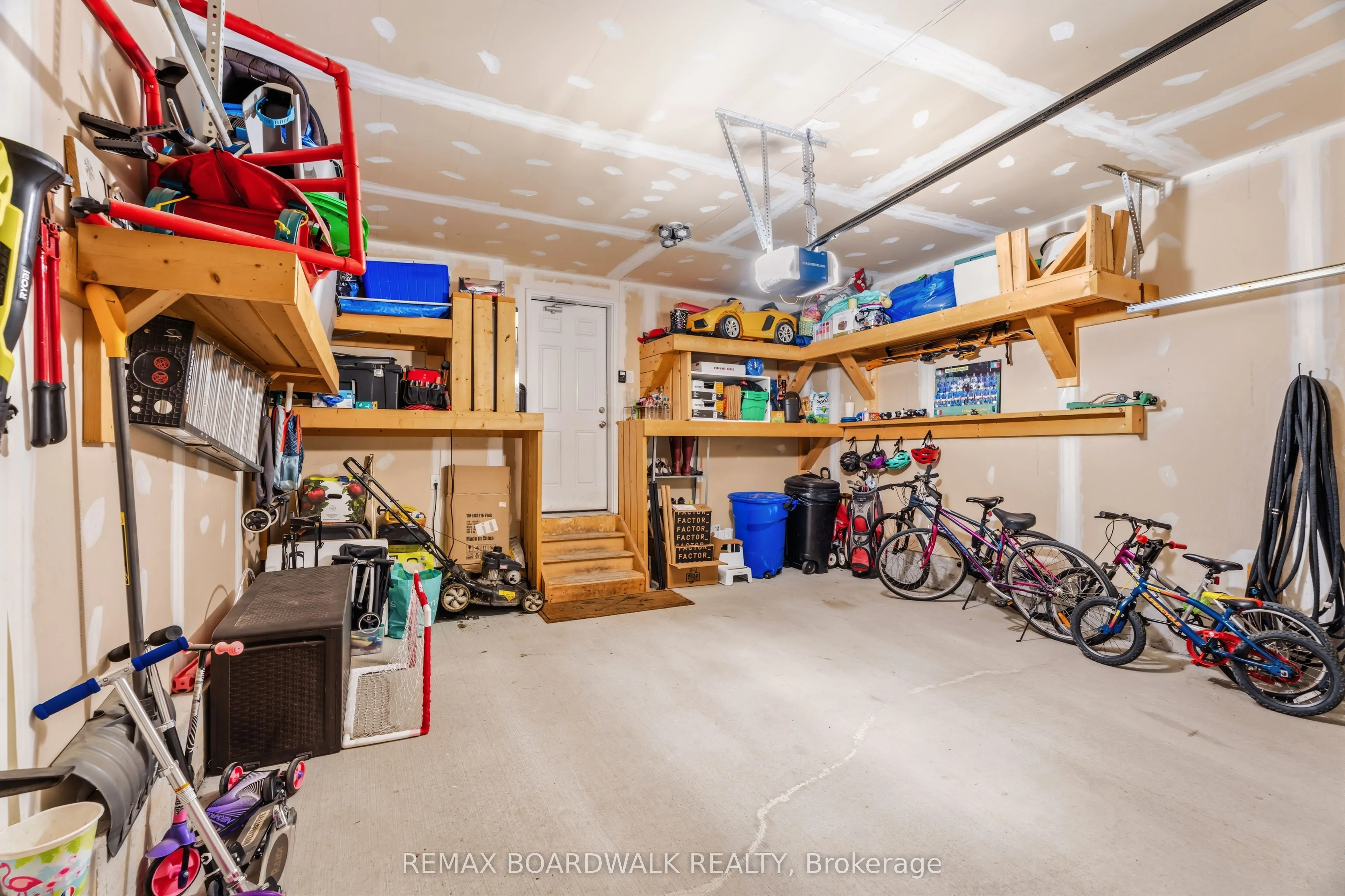 210 Pingwi Place