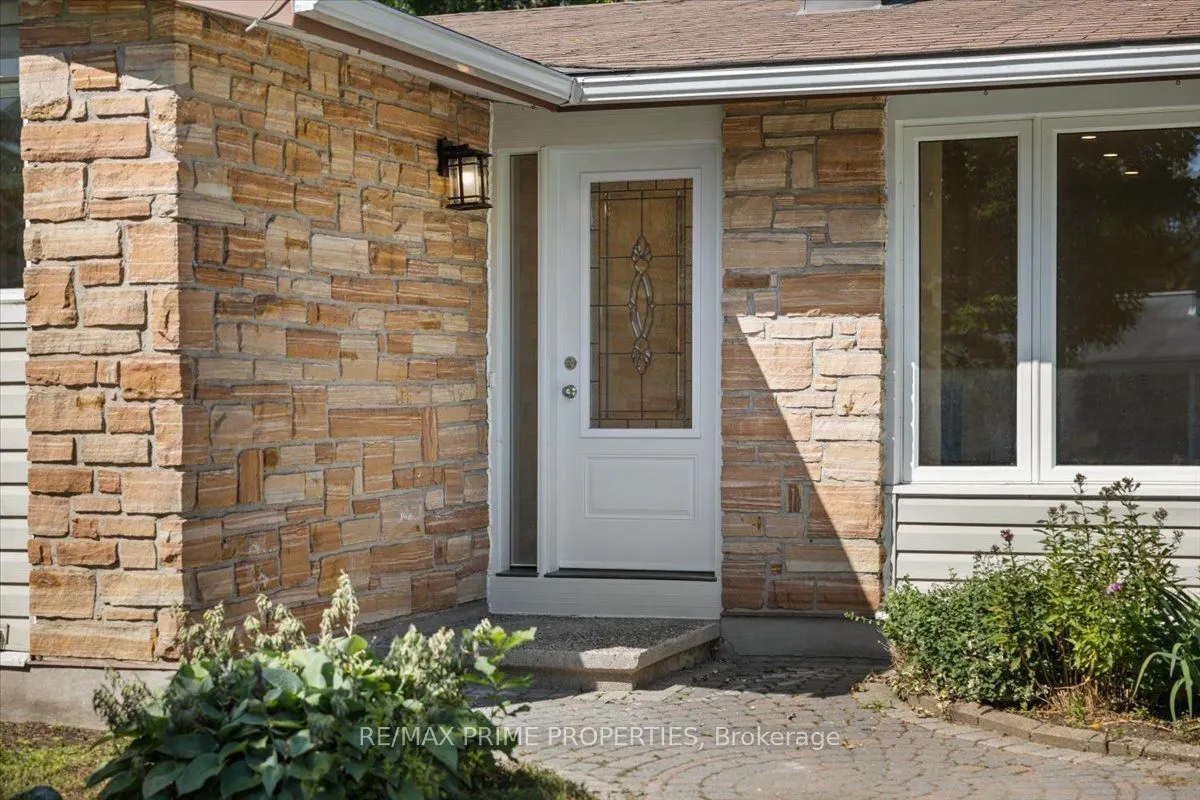 104 Queensline Drive