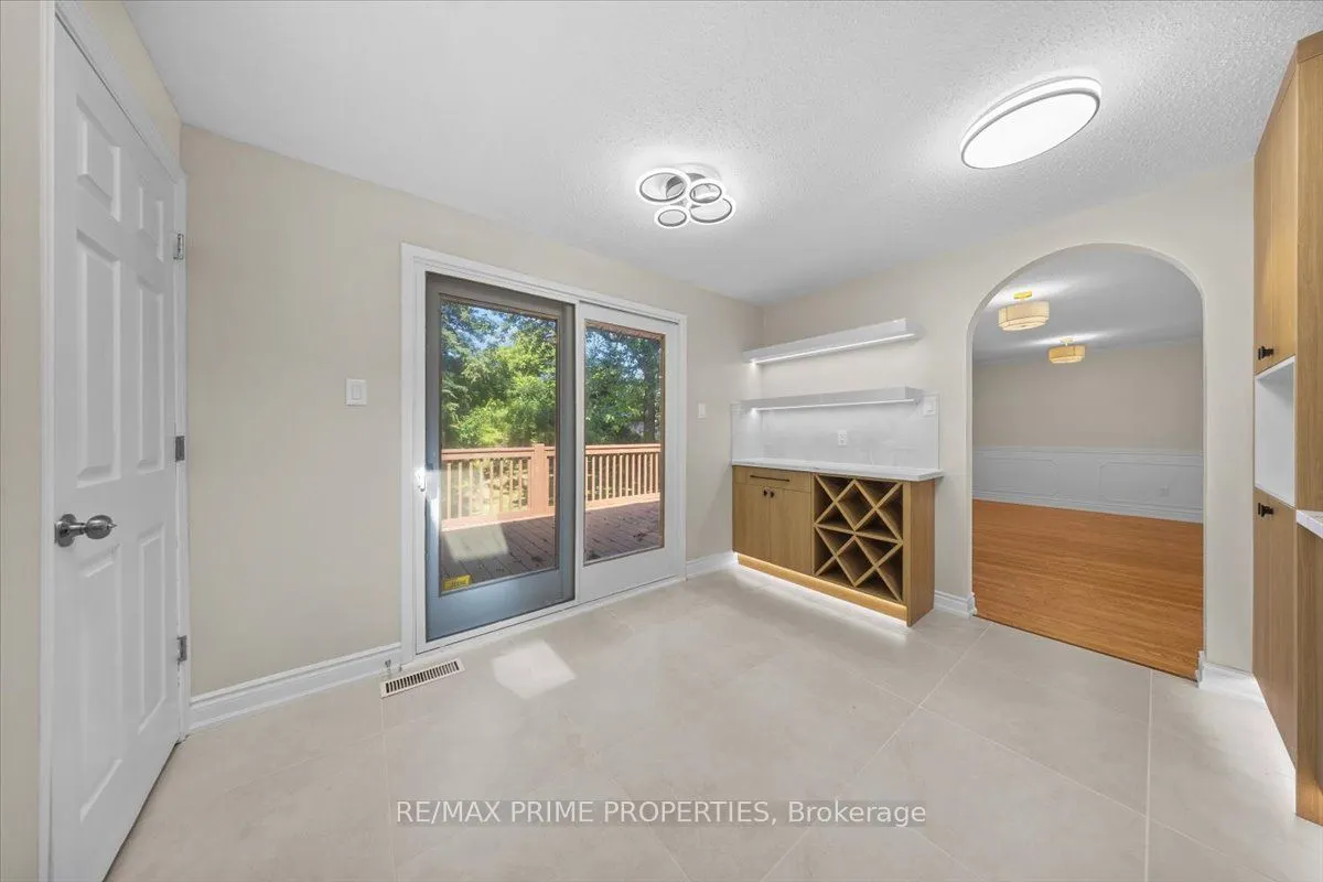 104 Queensline Drive