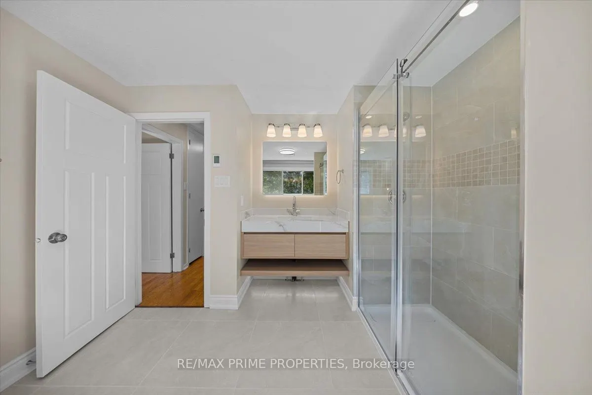 104 Queensline Drive
