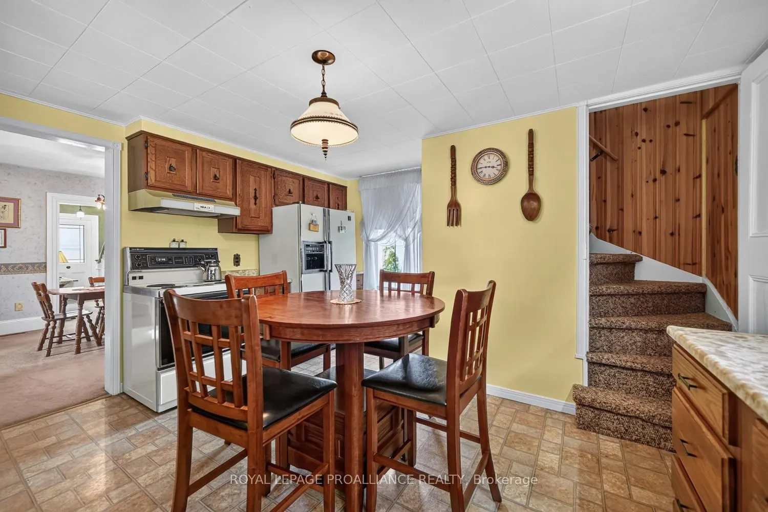 529 Dibble Street W
