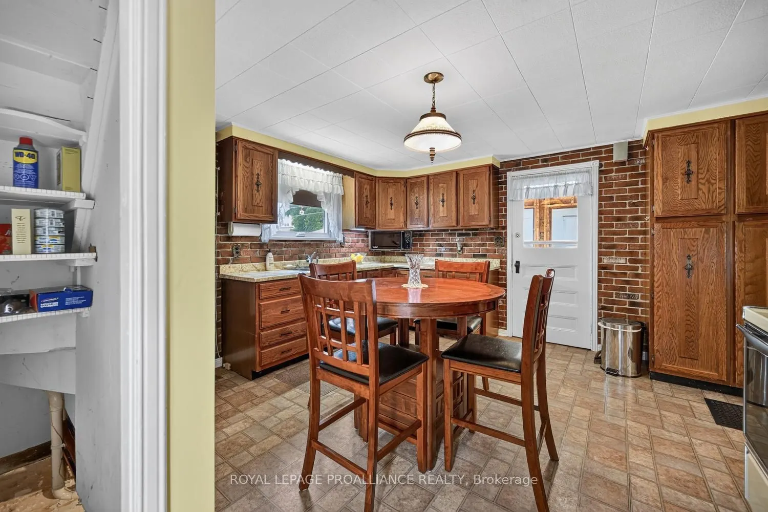 529 Dibble Street W