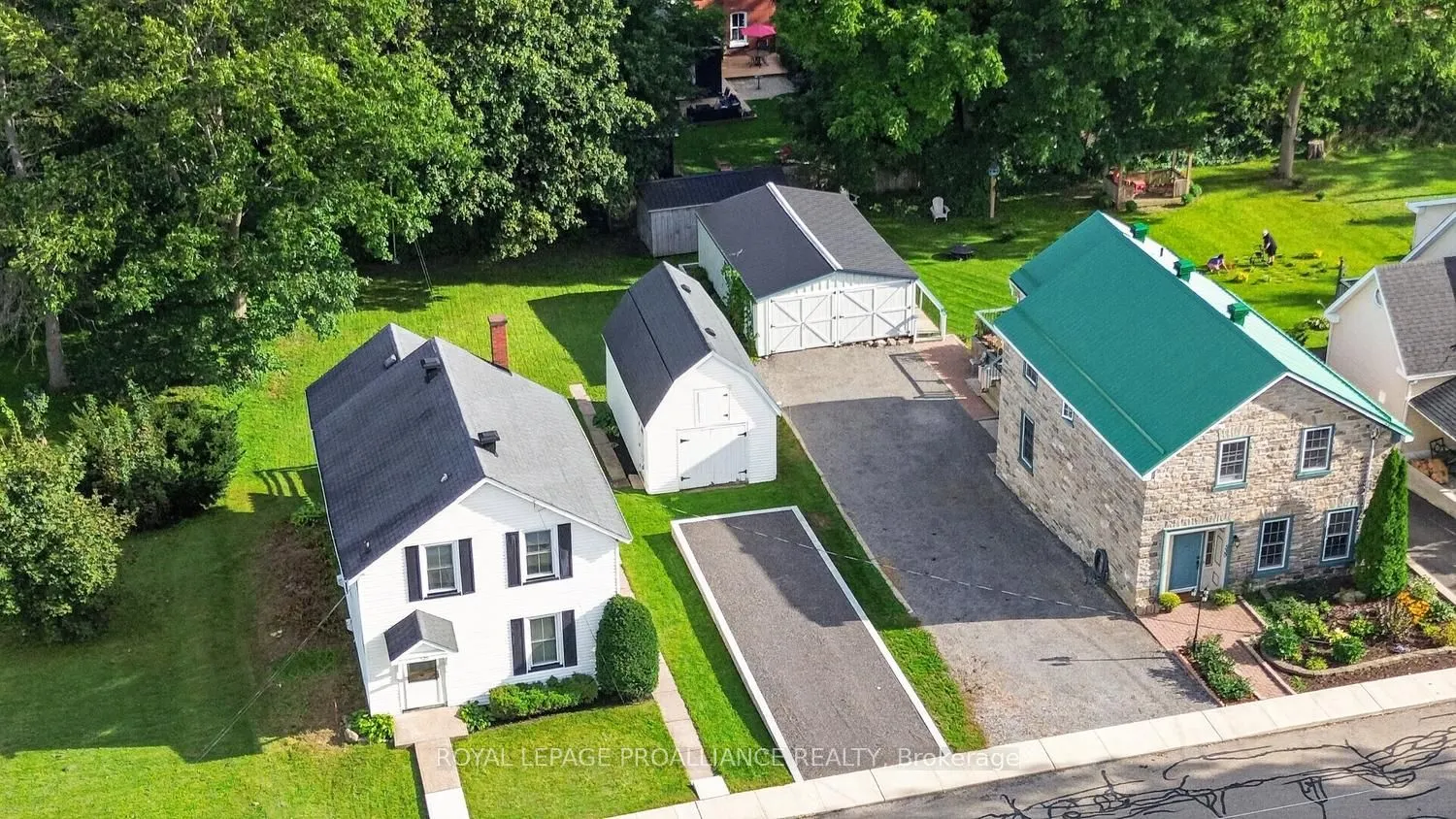 529 Dibble Street W
