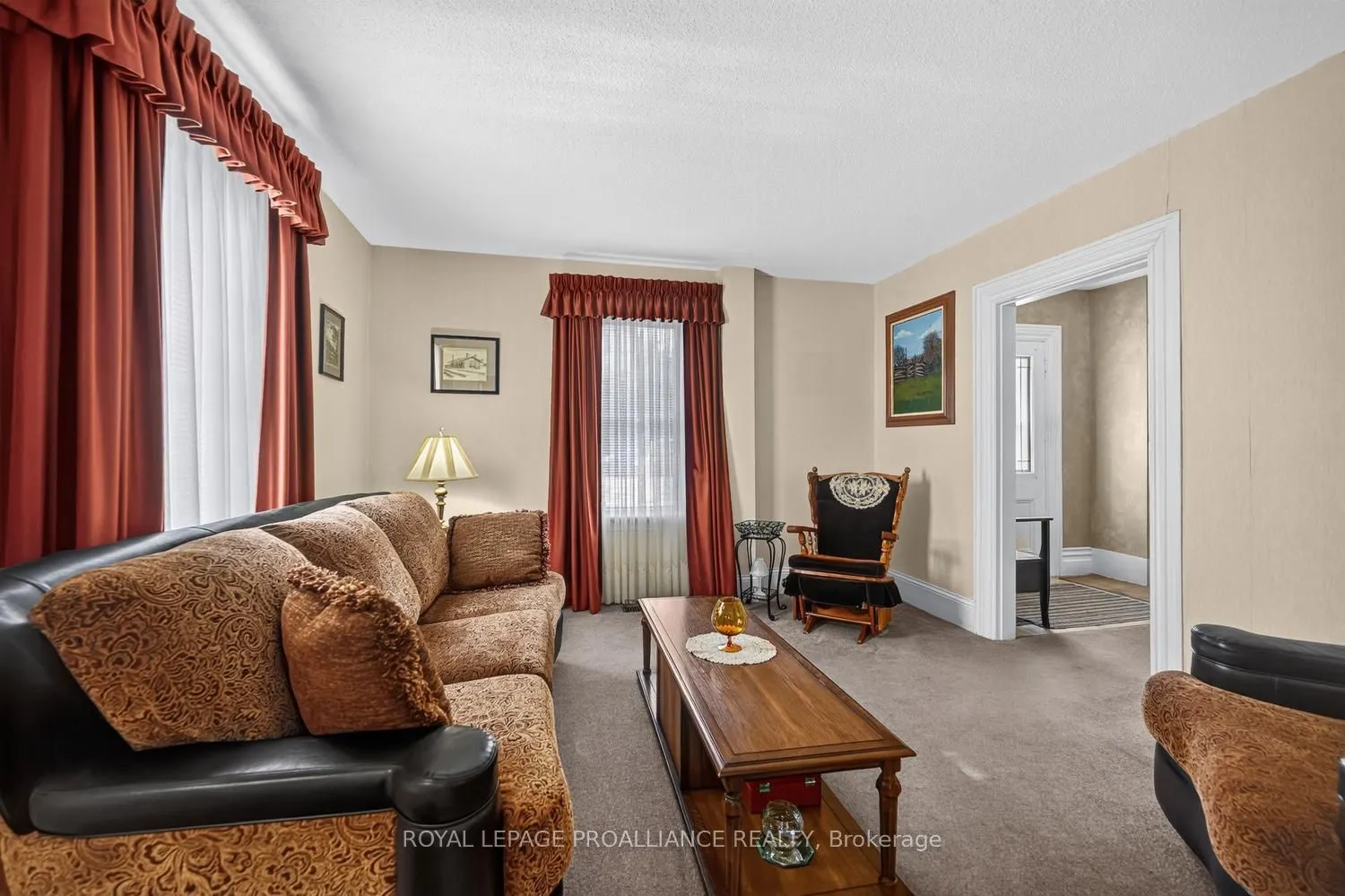 529 Dibble Street W