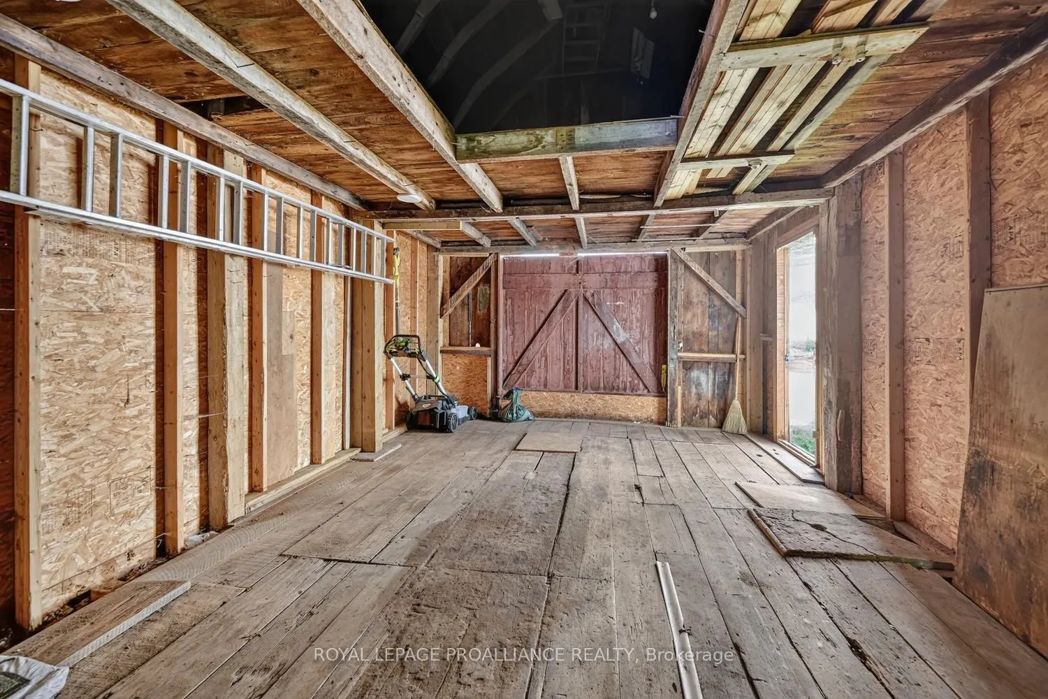 529 Dibble Street W