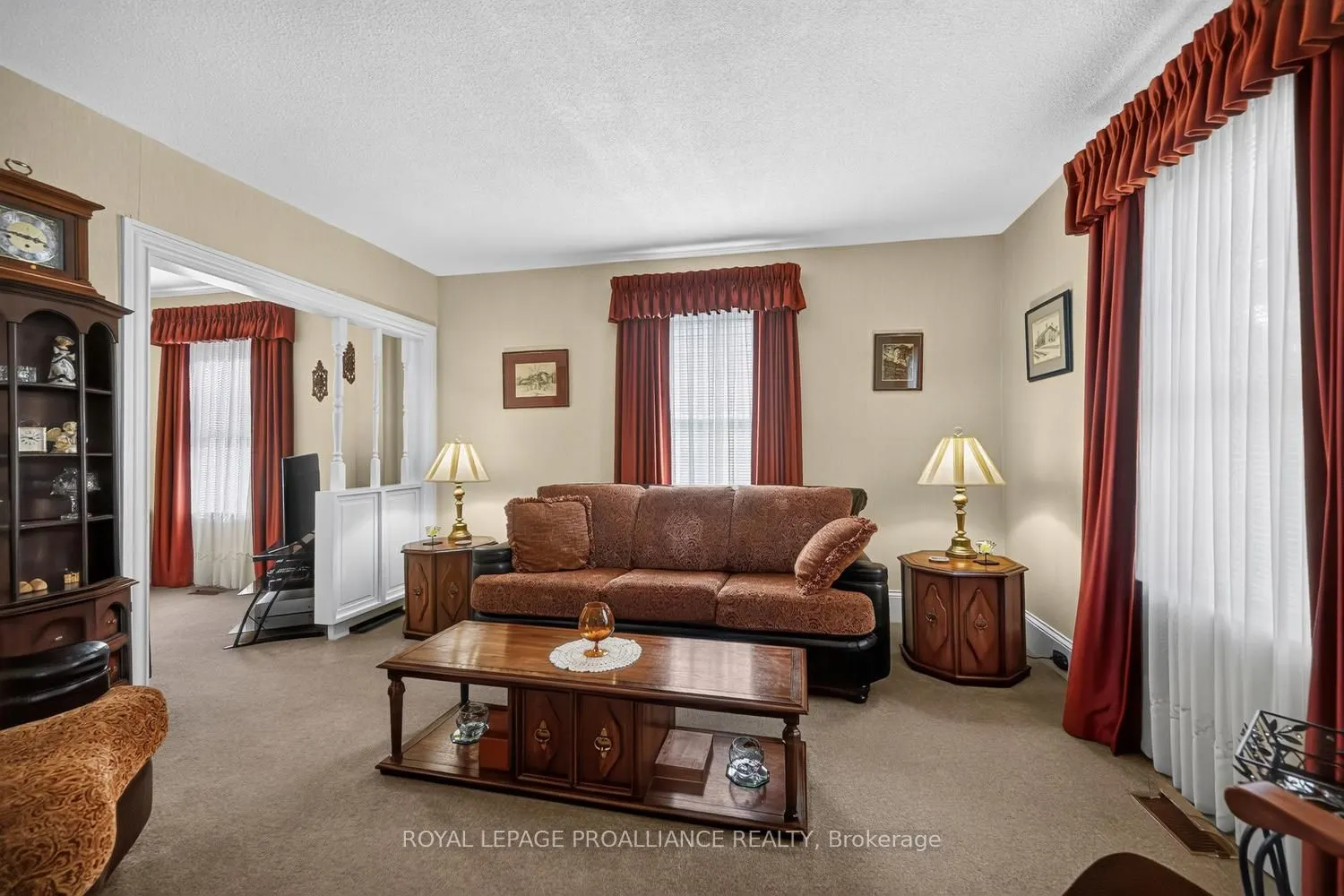 529 Dibble Street W