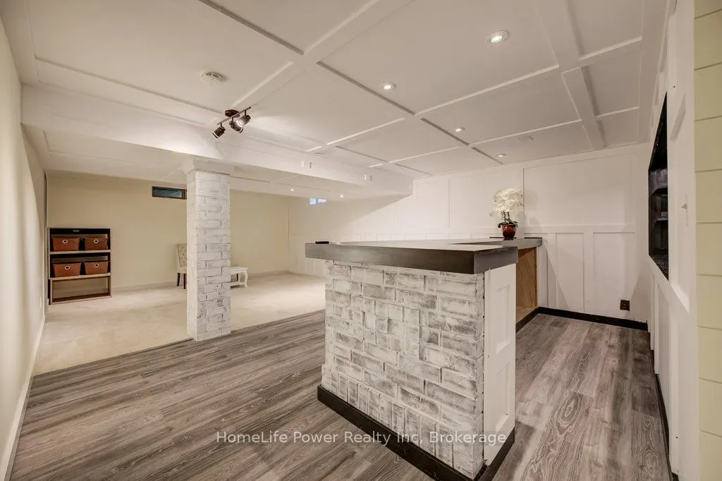 16 Irongate Drive